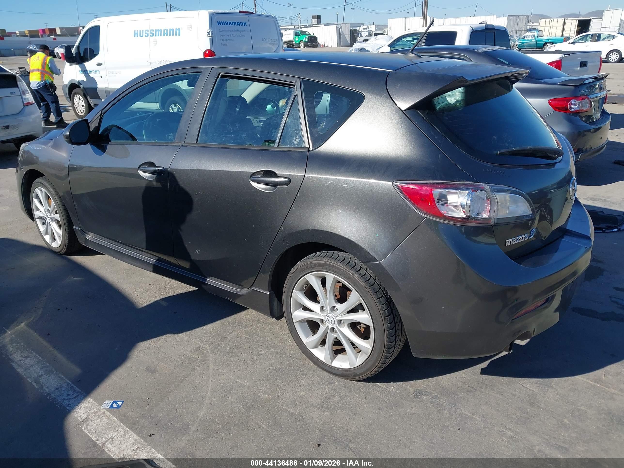 MAZDA MAZDA3 image 3