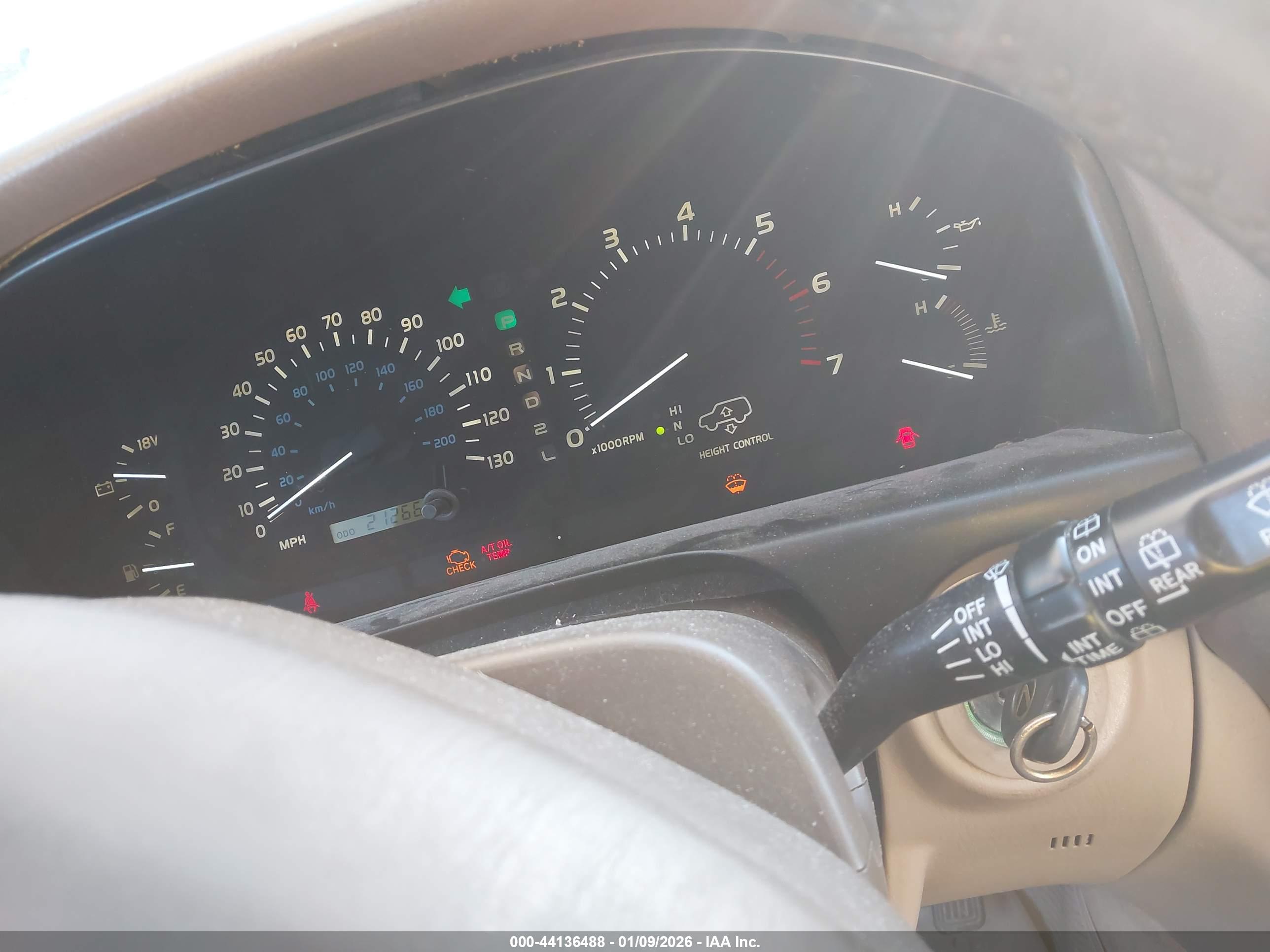 LEXUS LX image 7
