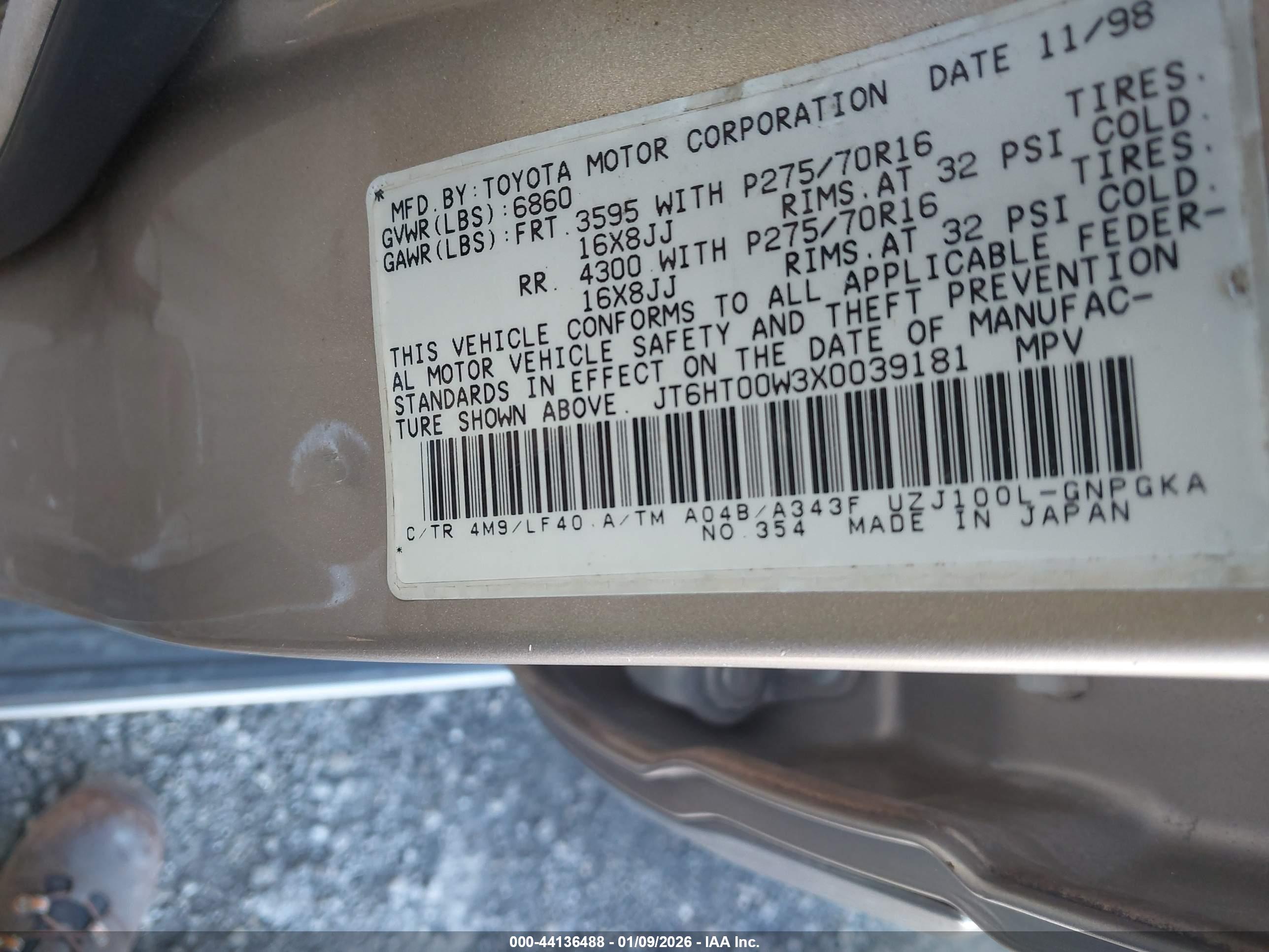 LEXUS LX image 9