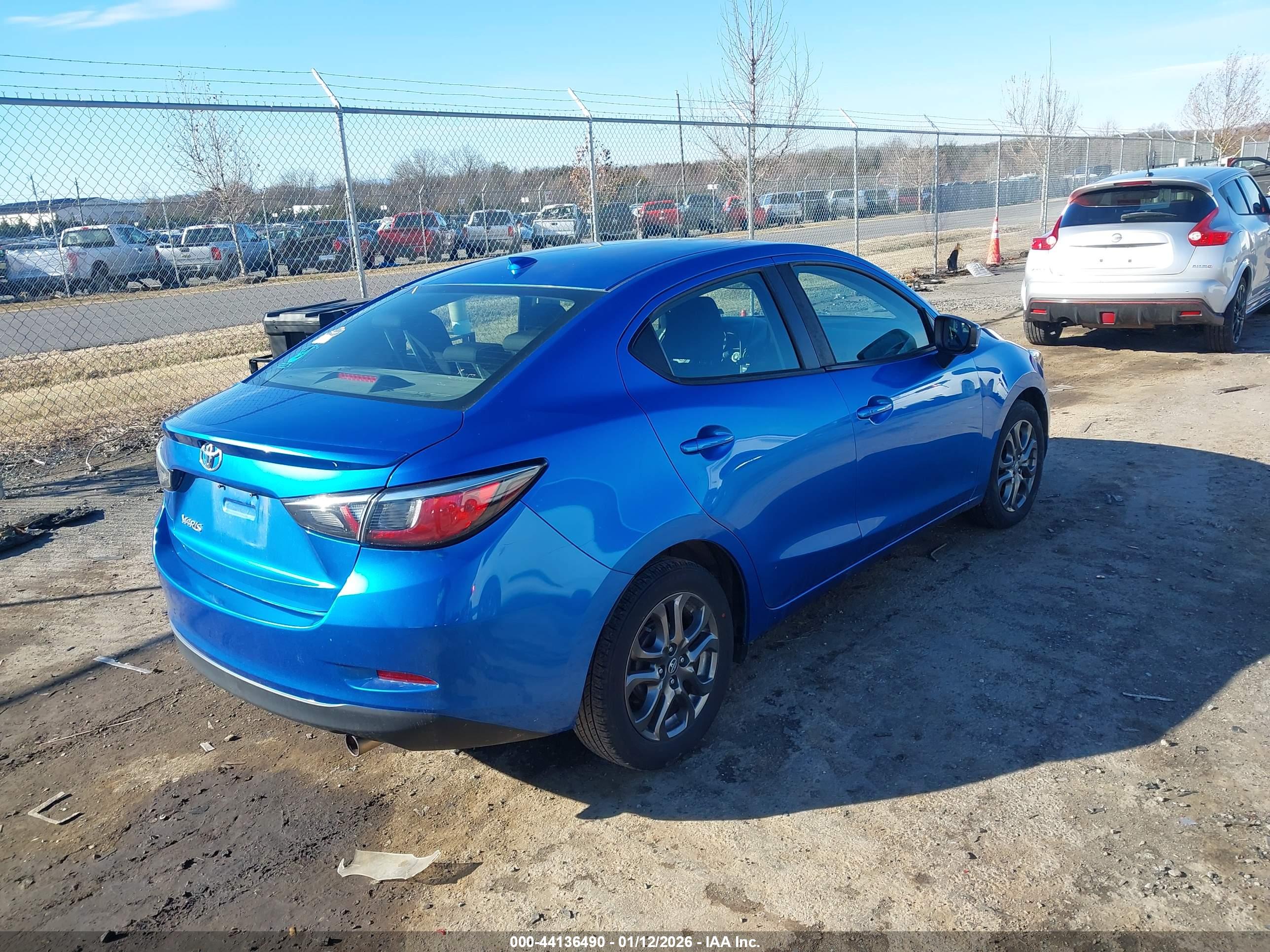 TOYOTA YARIS image 4