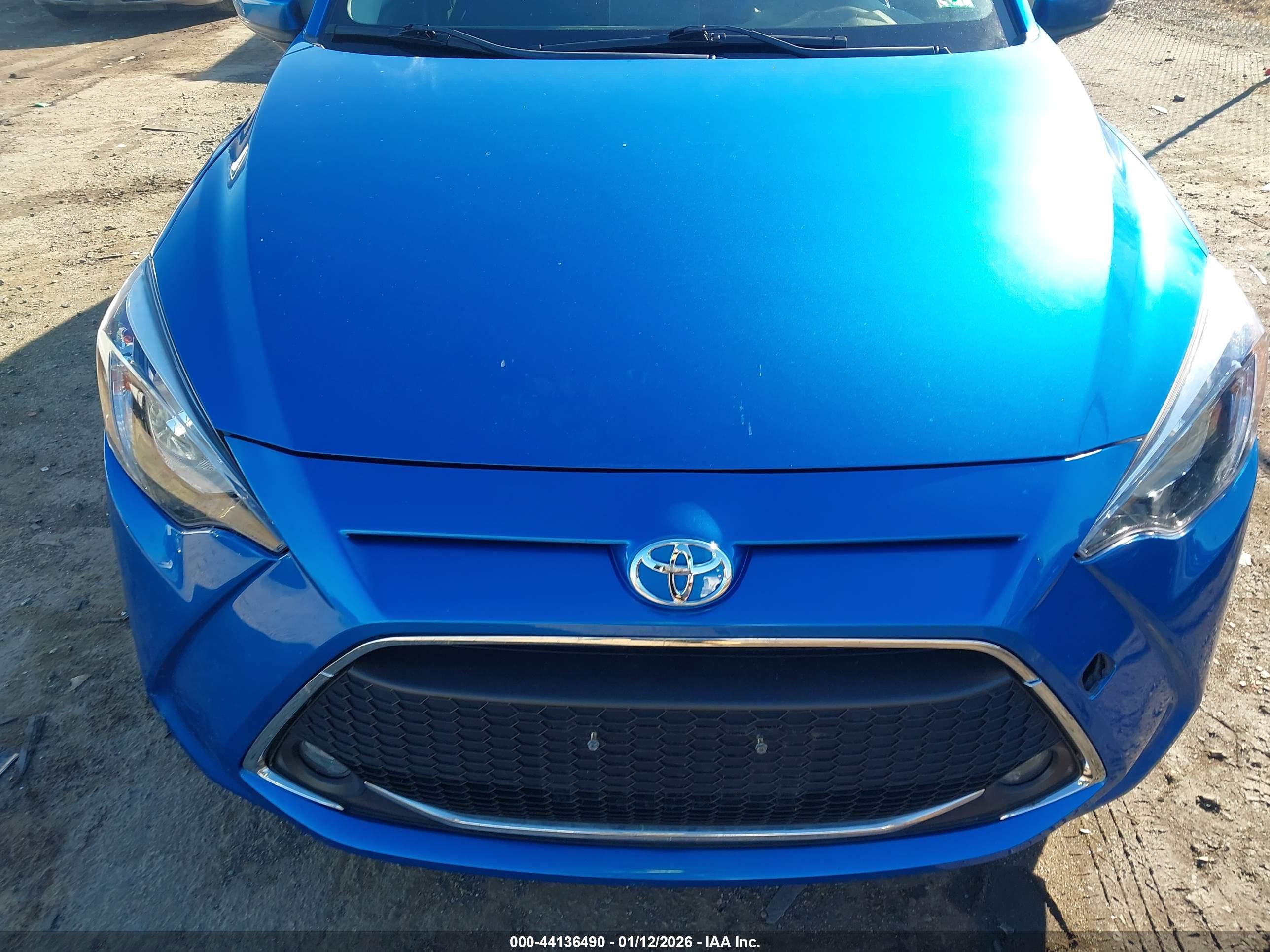 TOYOTA YARIS image 6