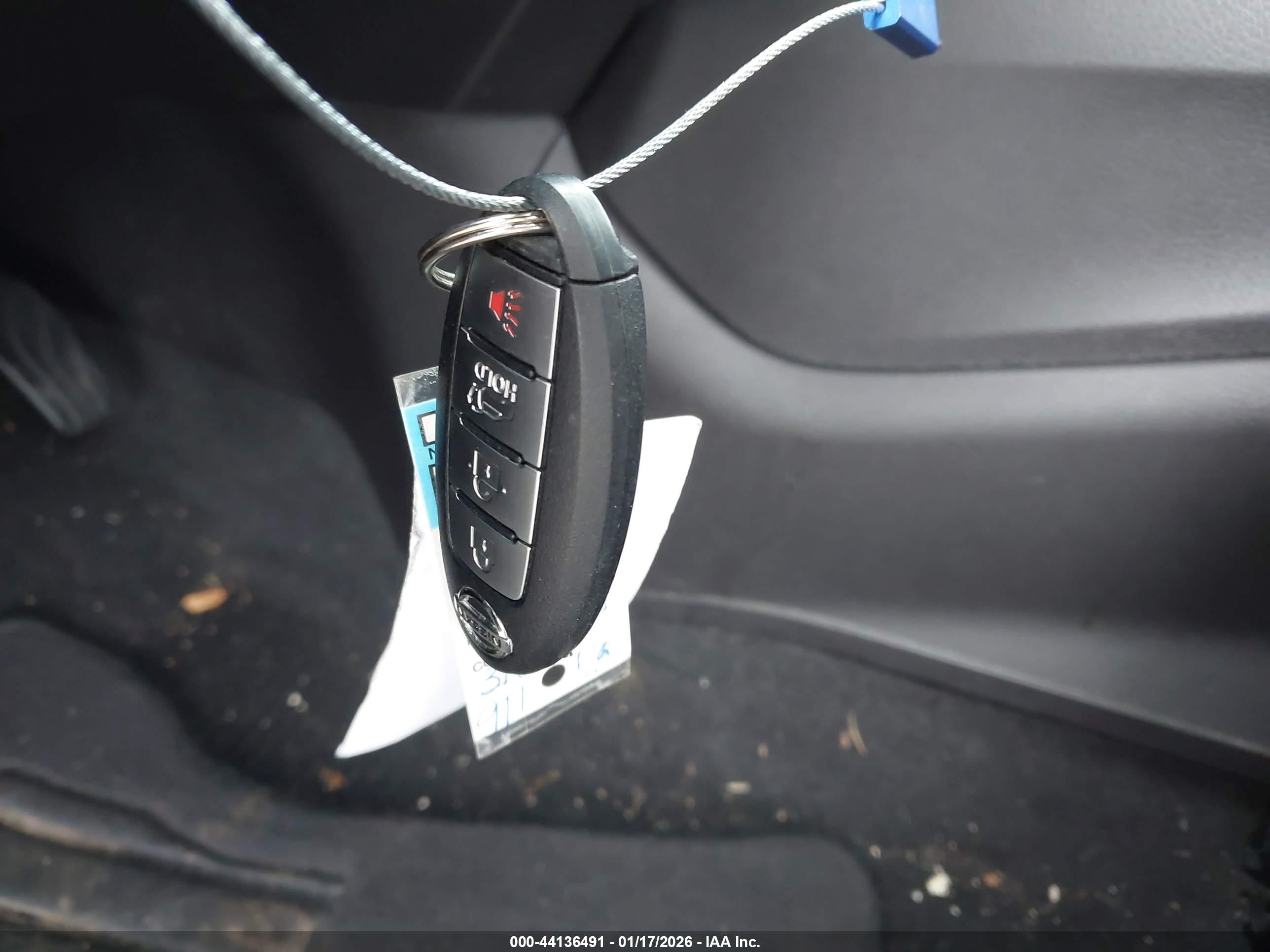 NISSAN ROGUE image 11