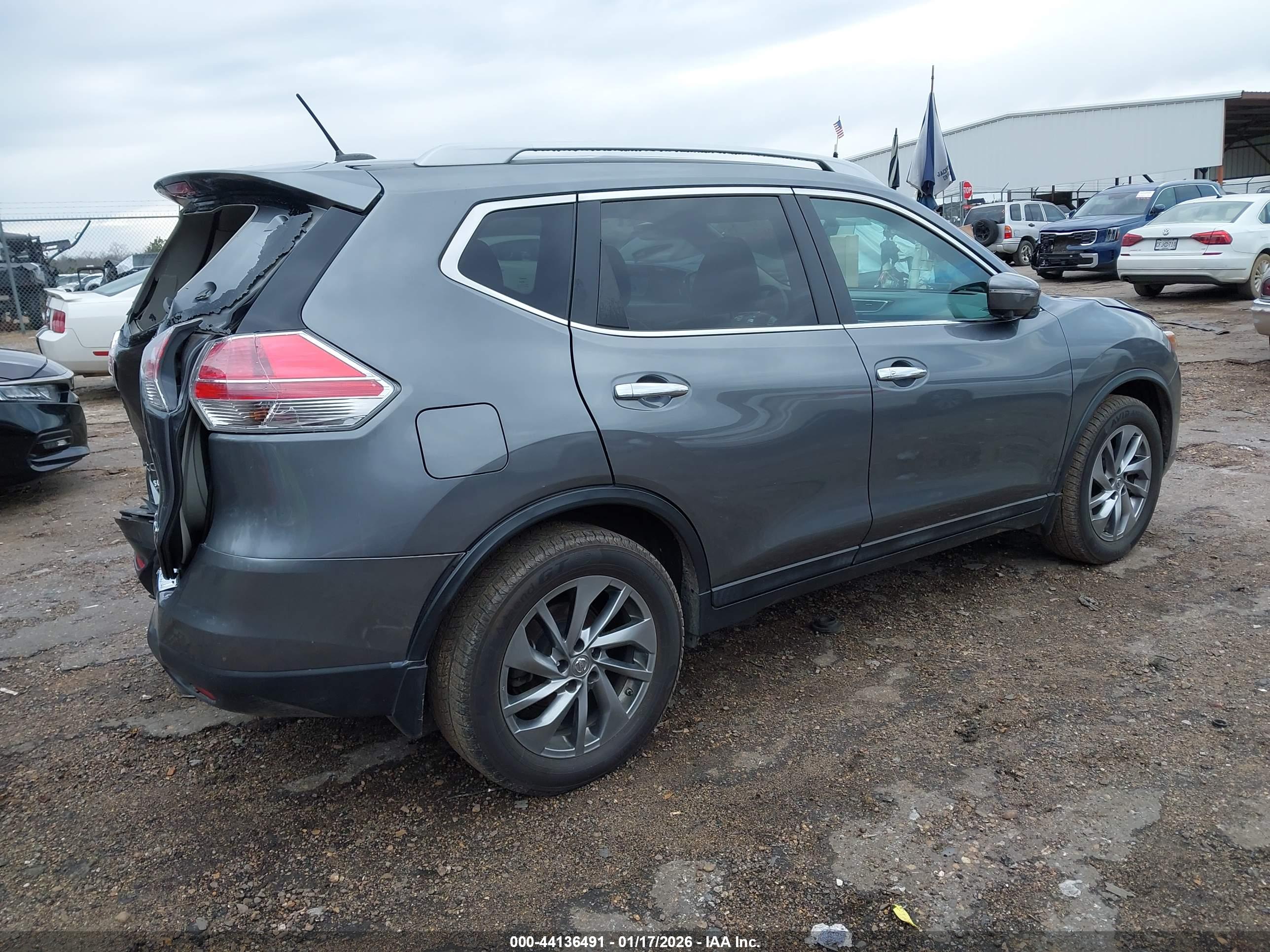 NISSAN ROGUE image 4