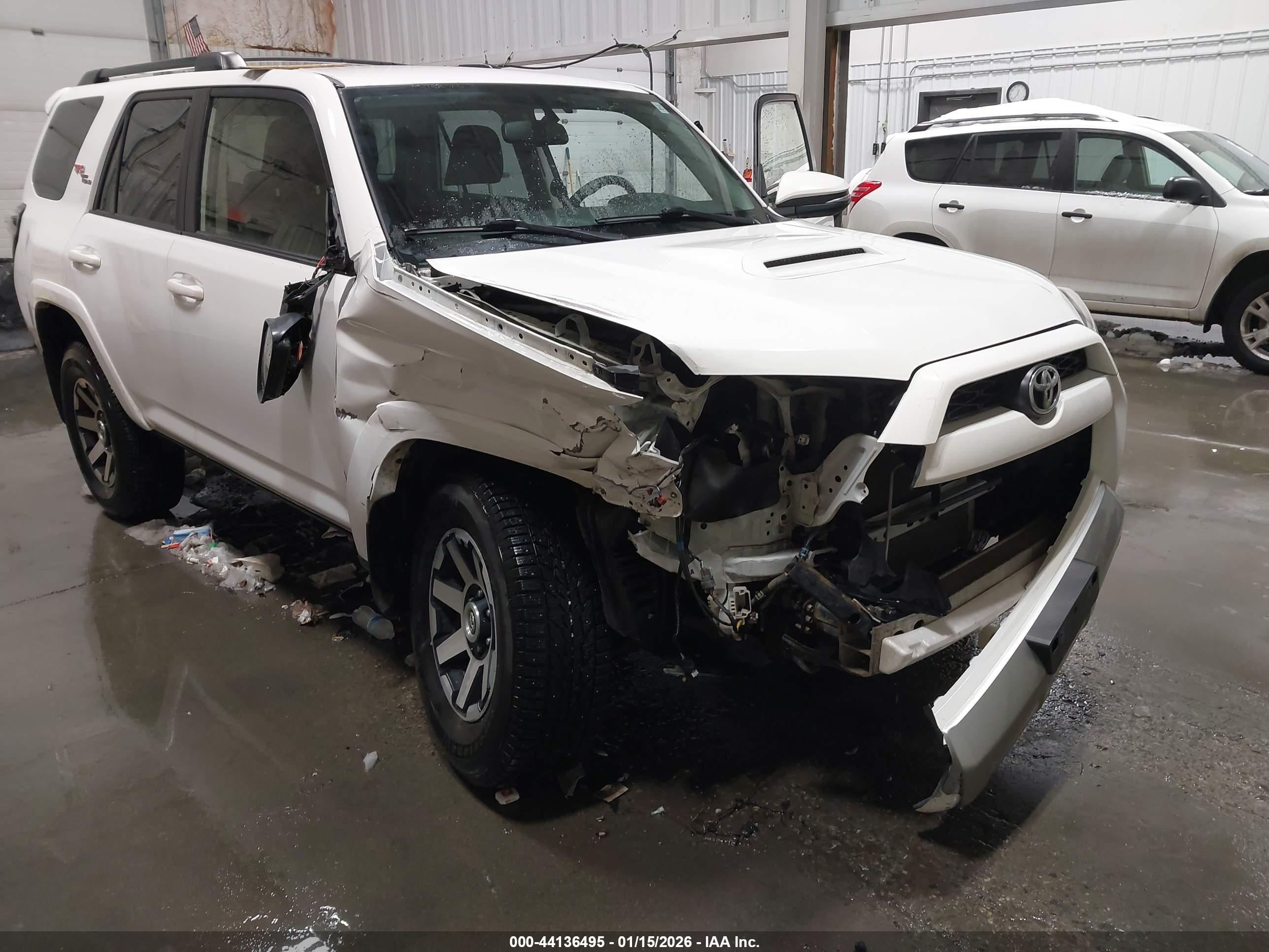 TOYOTA 4RUNNER image 6