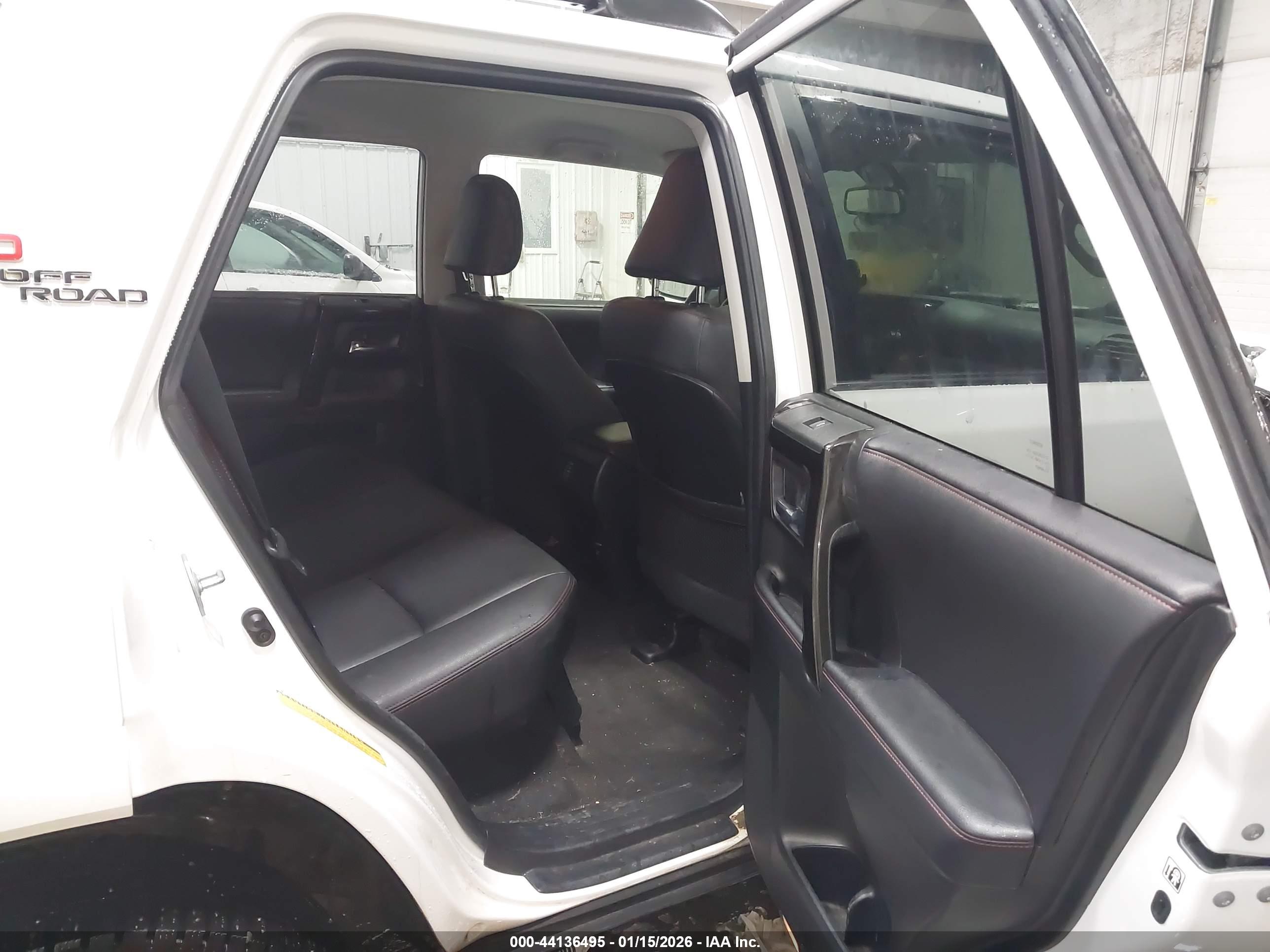 TOYOTA 4RUNNER image 8