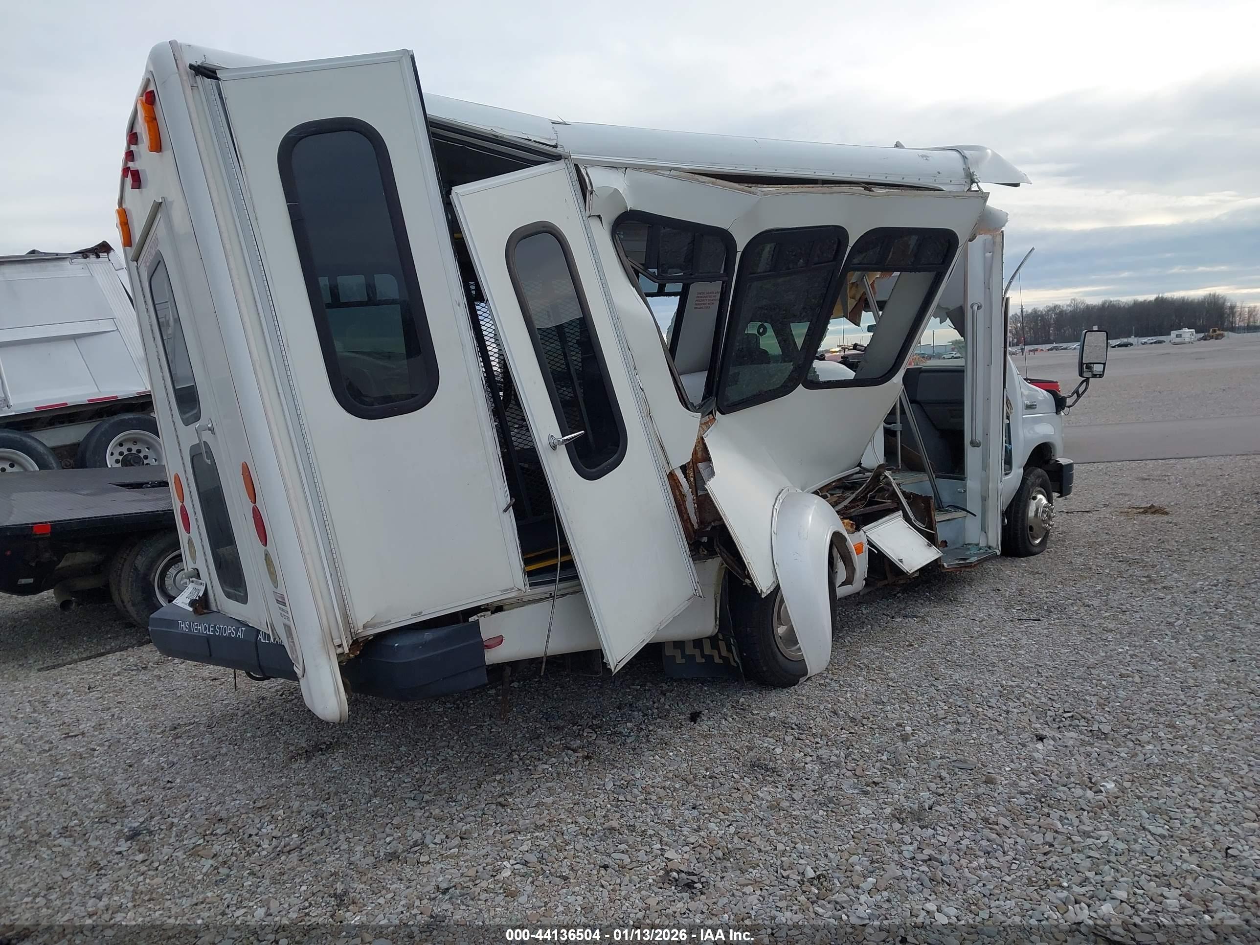FORD E-350 image 4