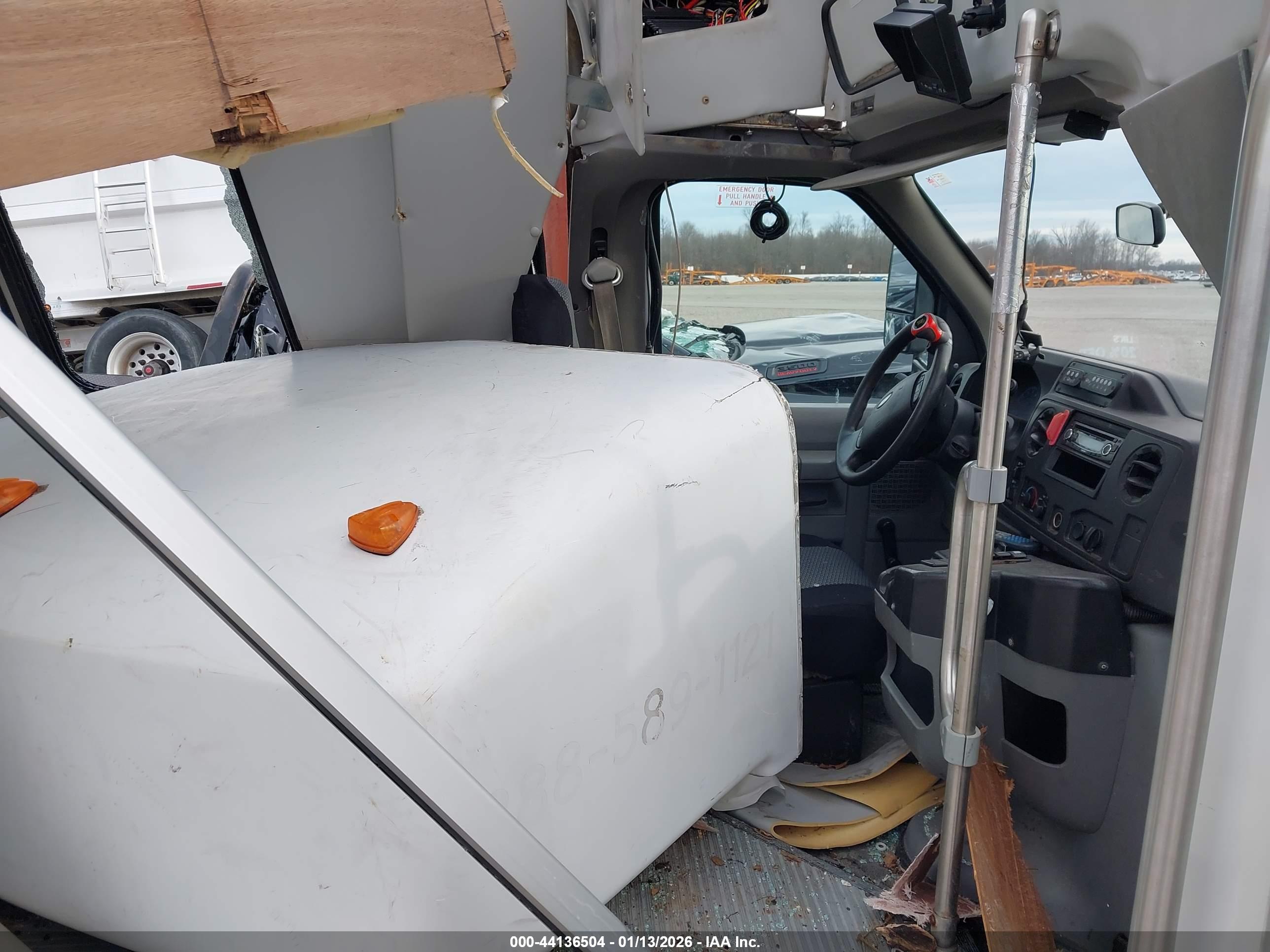 FORD E-350 image 7