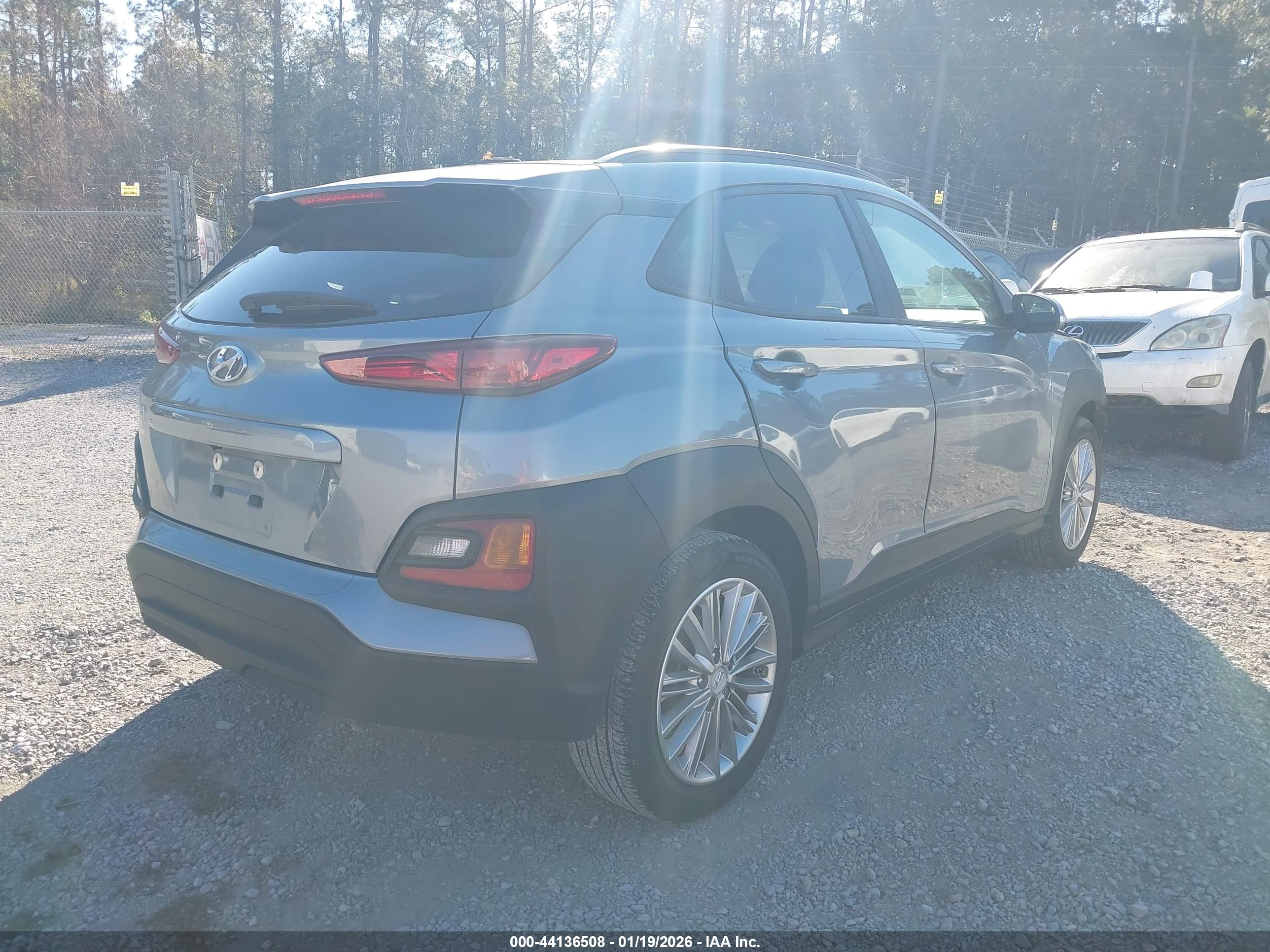 HYUNDAI KONA image 4