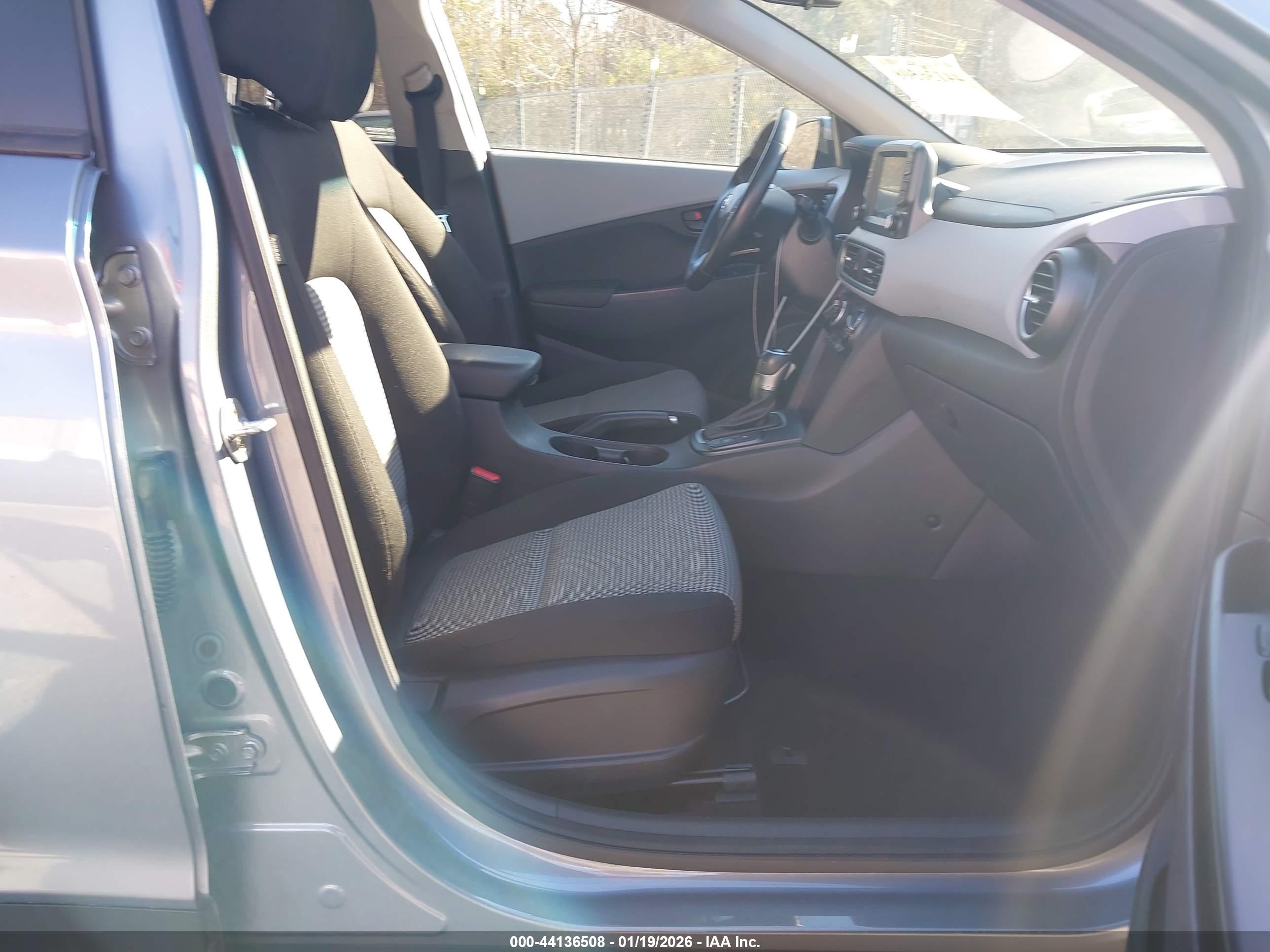 HYUNDAI KONA image 5