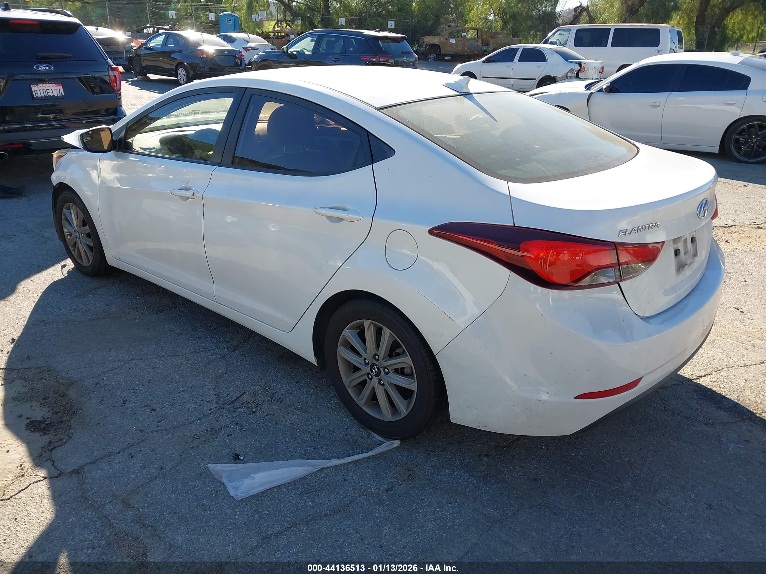 HYUNDAI ELANTRA image 3