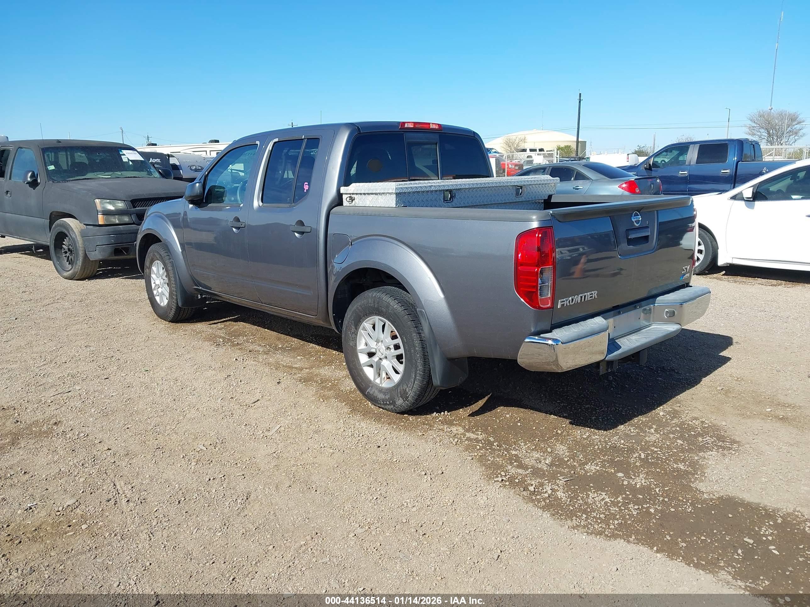 NISSAN FRONTIER image 3
