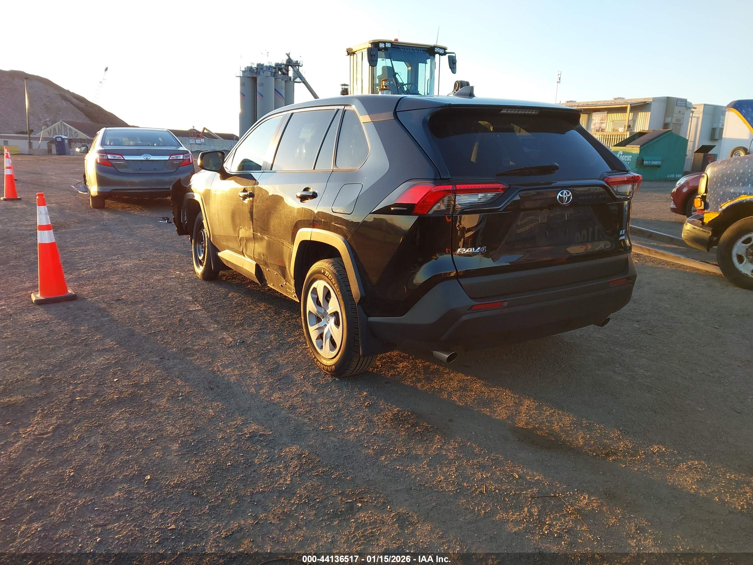 TOYOTA RAV4 image 3