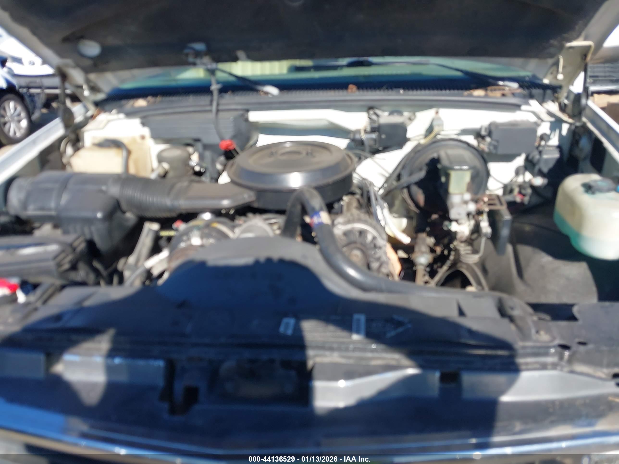 CHEVROLET GMT-400 image 10