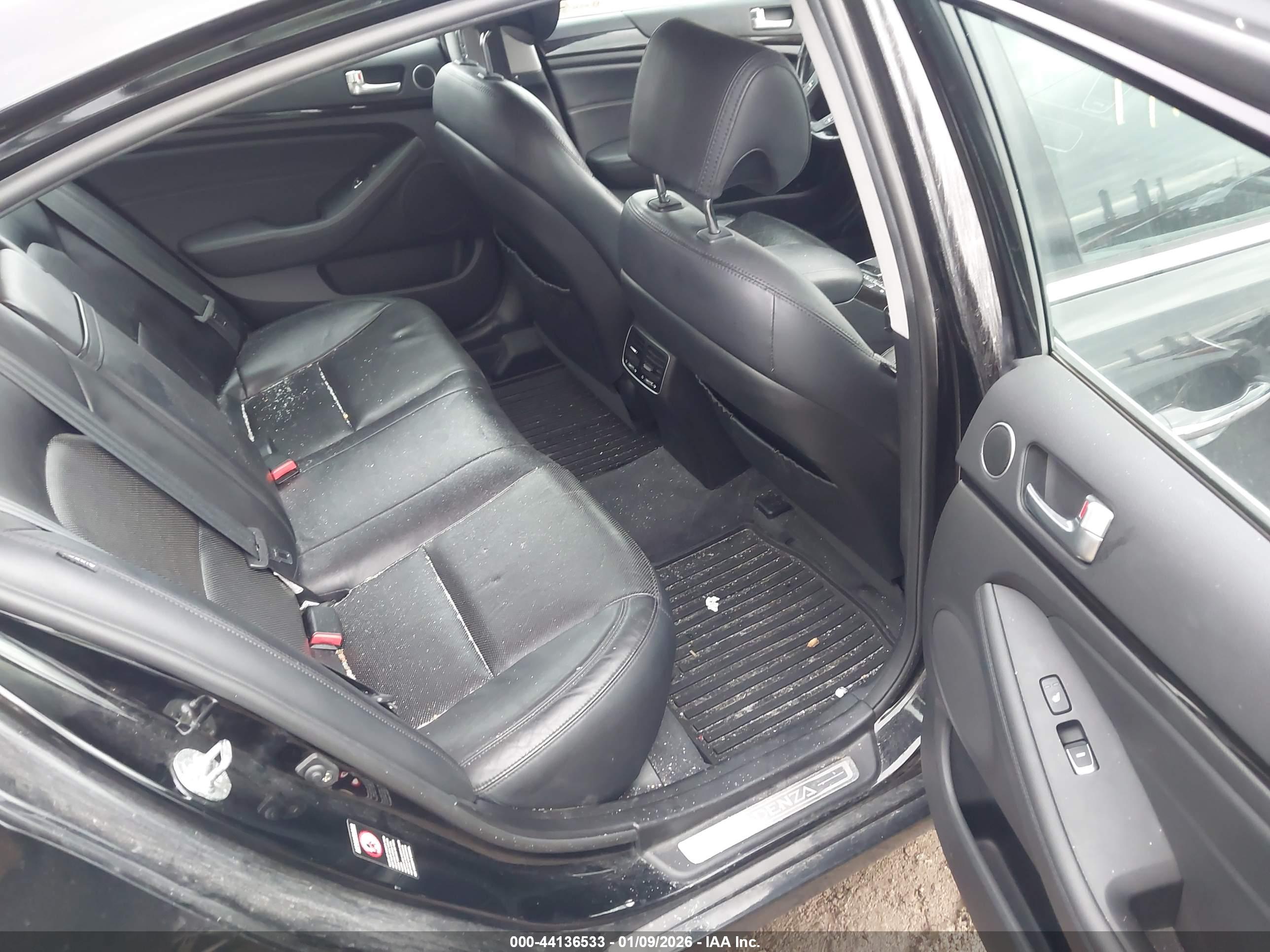 KIA CADENZA image 8