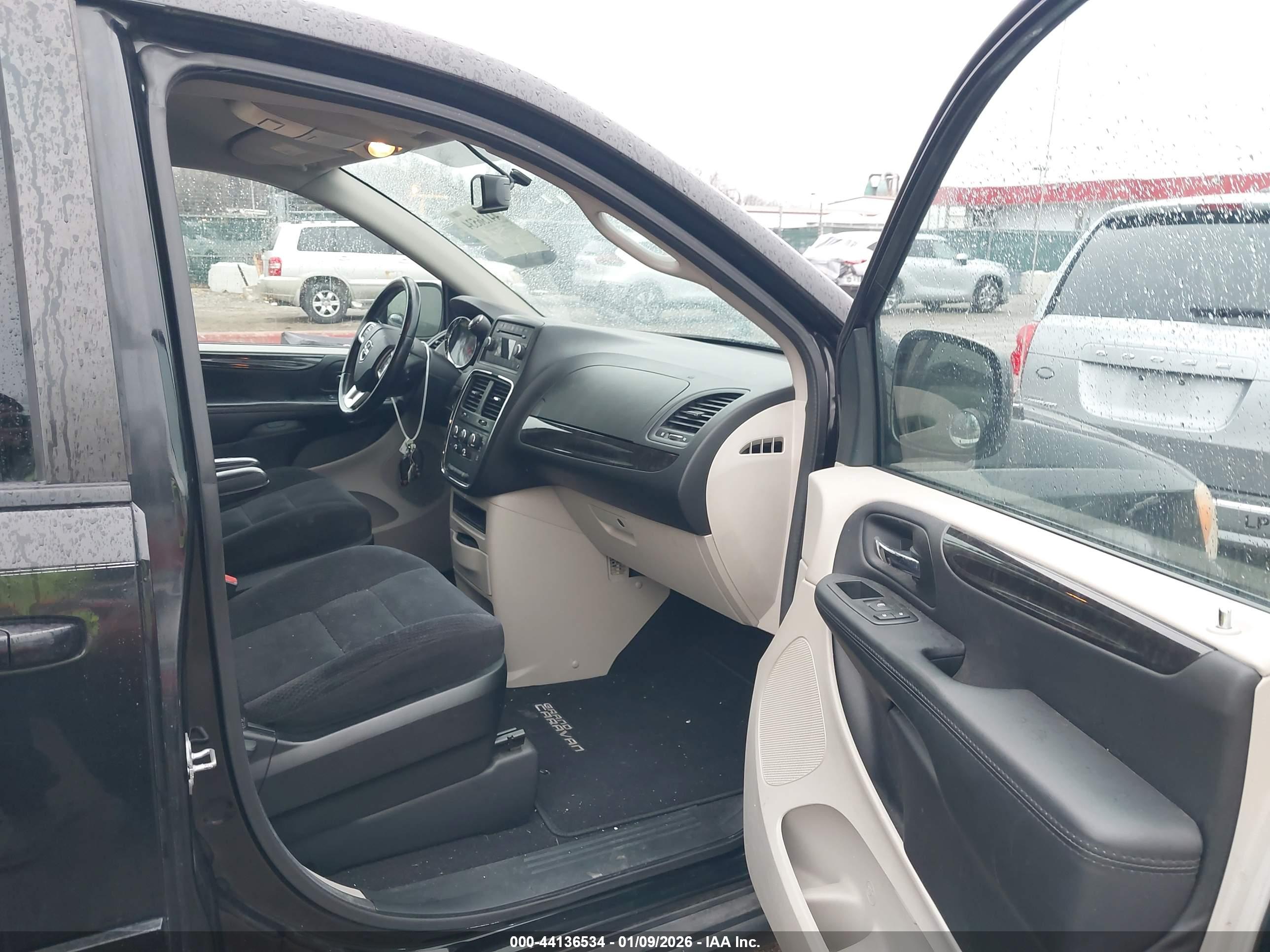 DODGE GRAND image 5