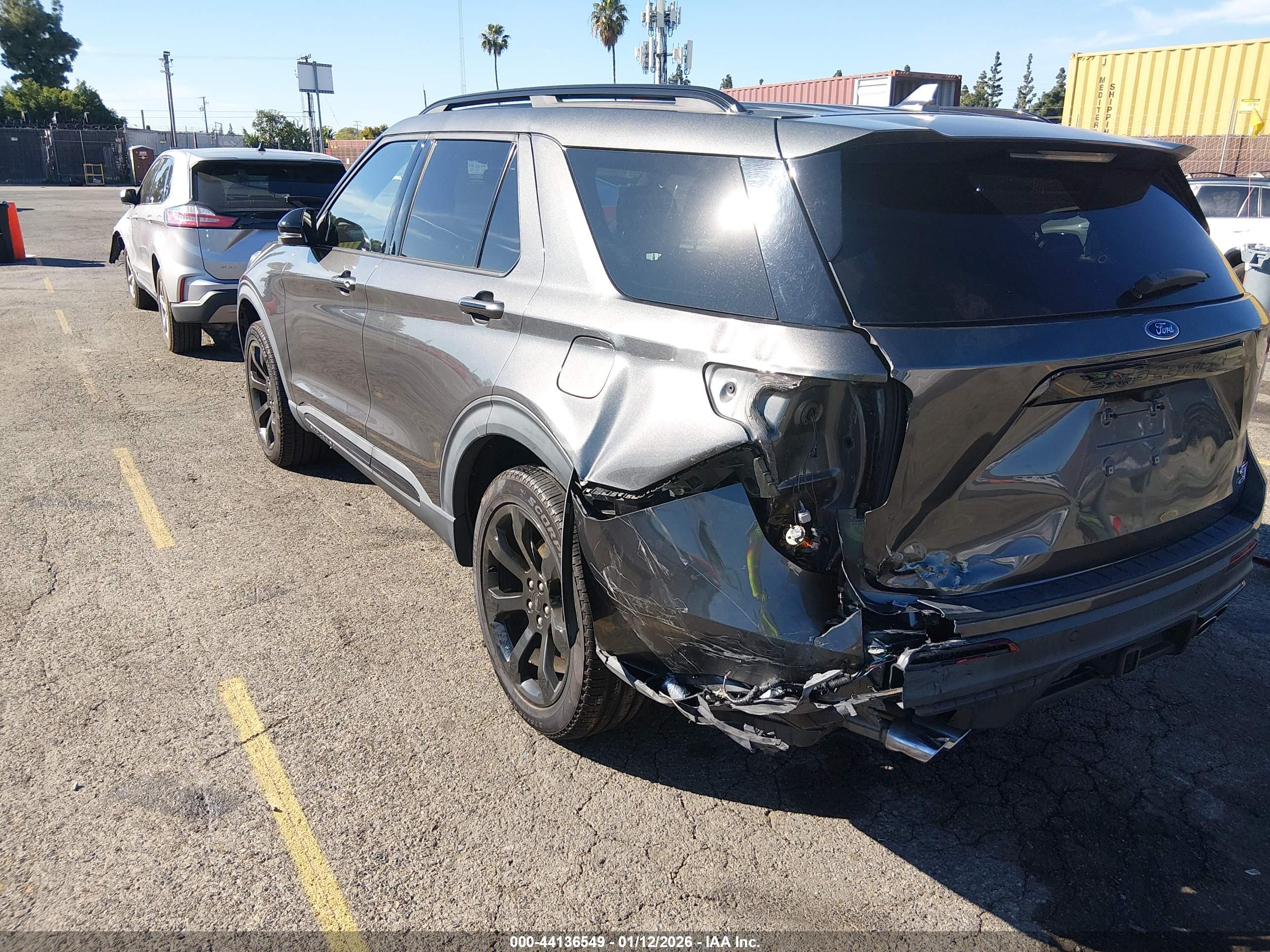 FORD EXPLORER image 3
