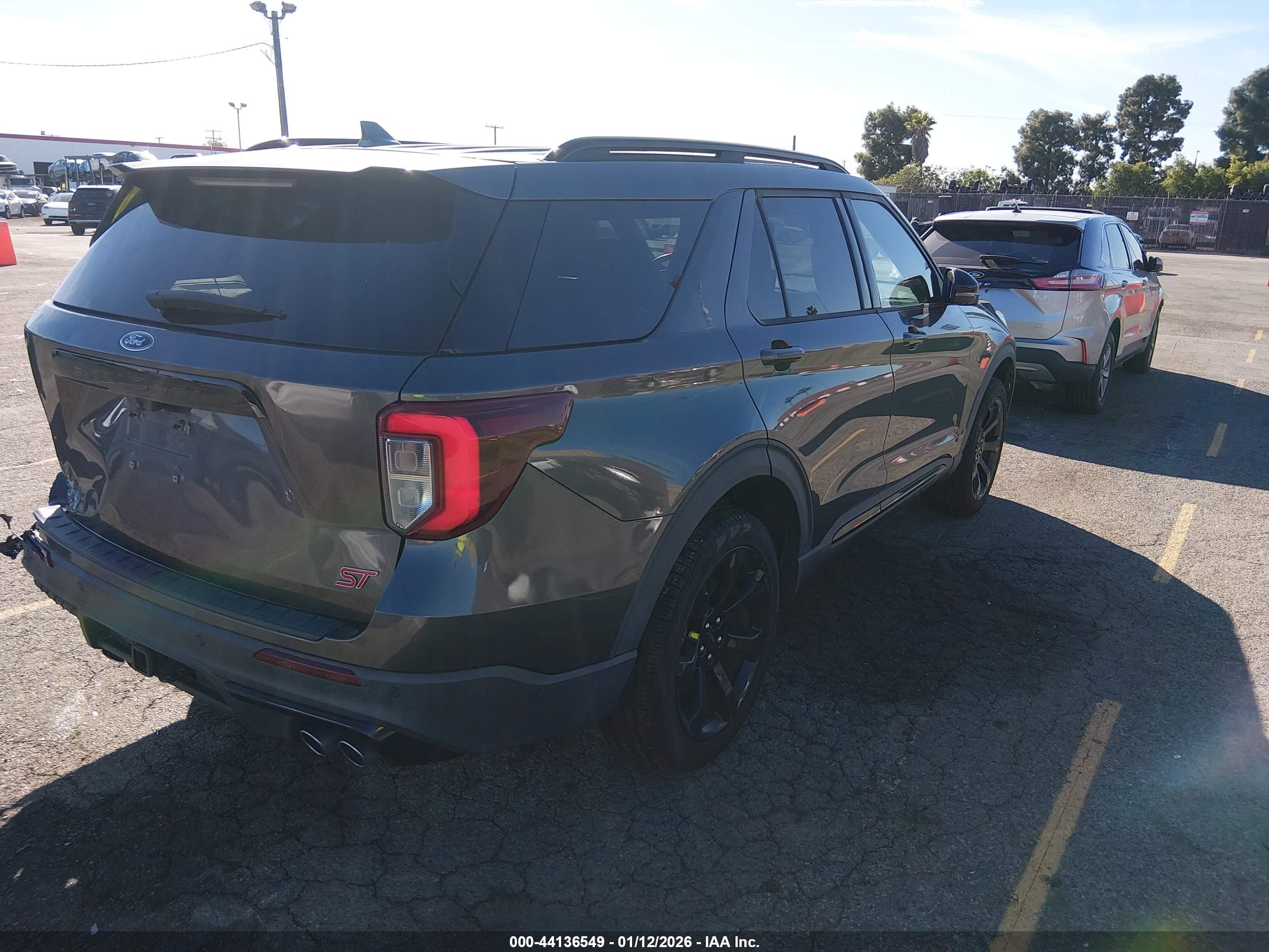 FORD EXPLORER image 4