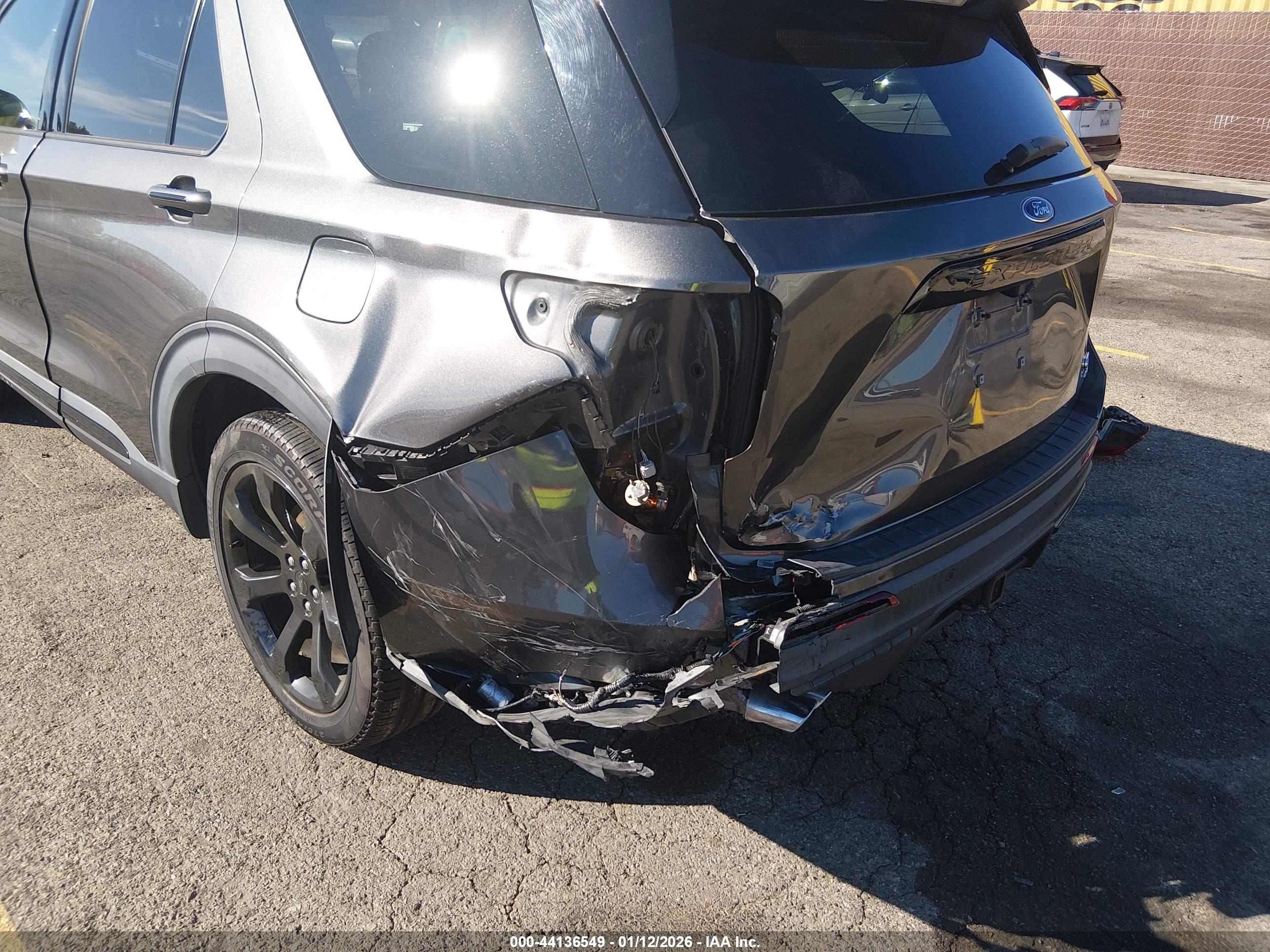 FORD EXPLORER image 6