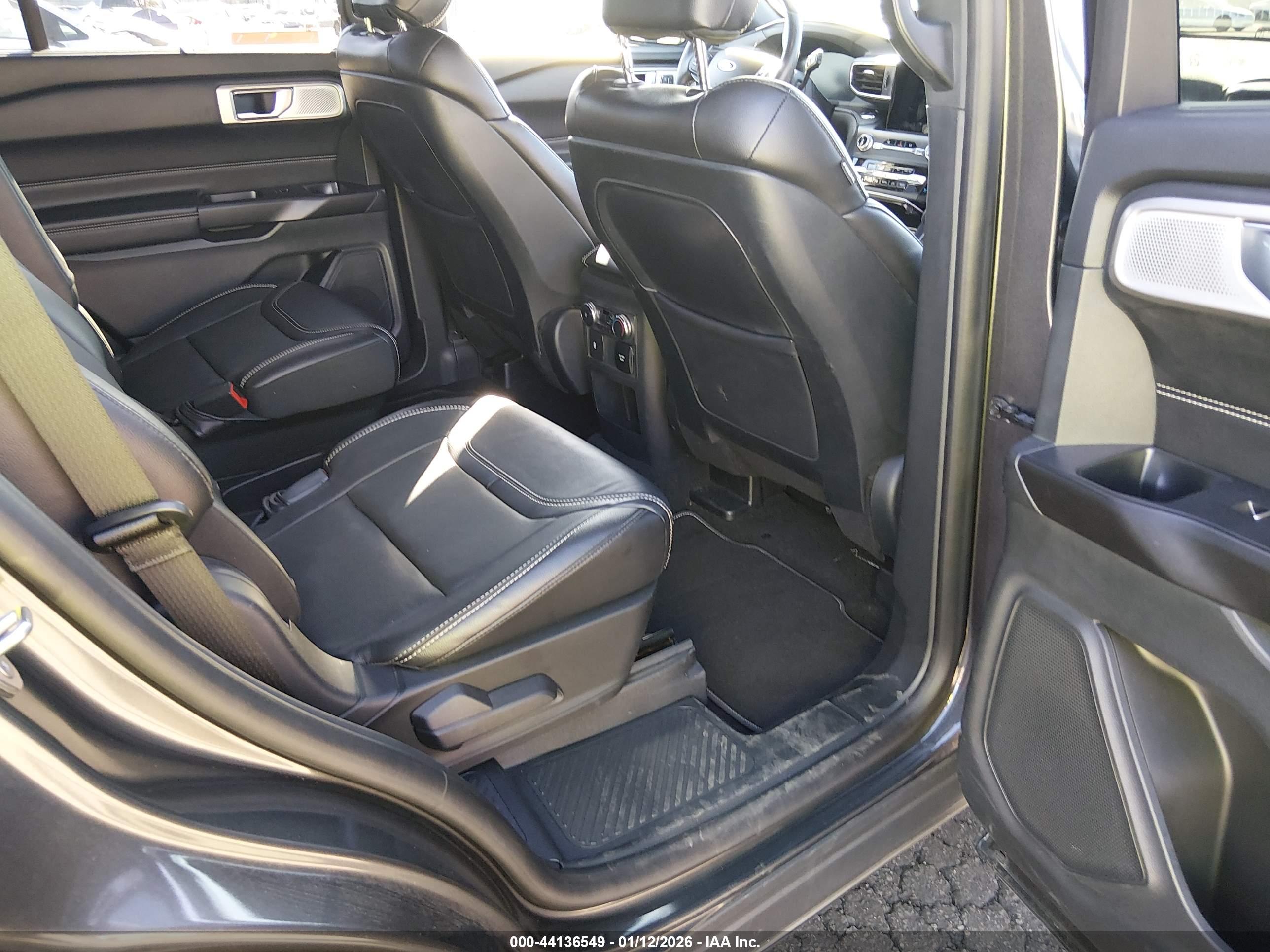 FORD EXPLORER image 8