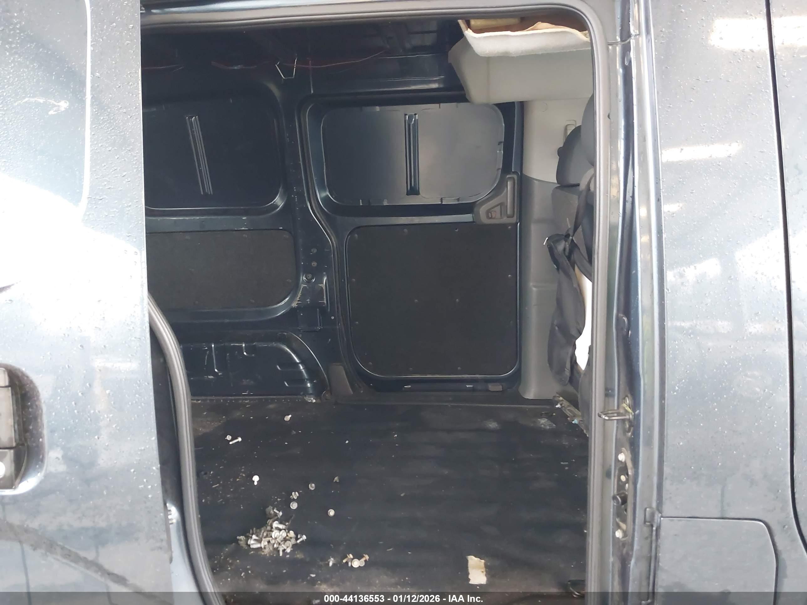 NISSAN NV200 image 8
