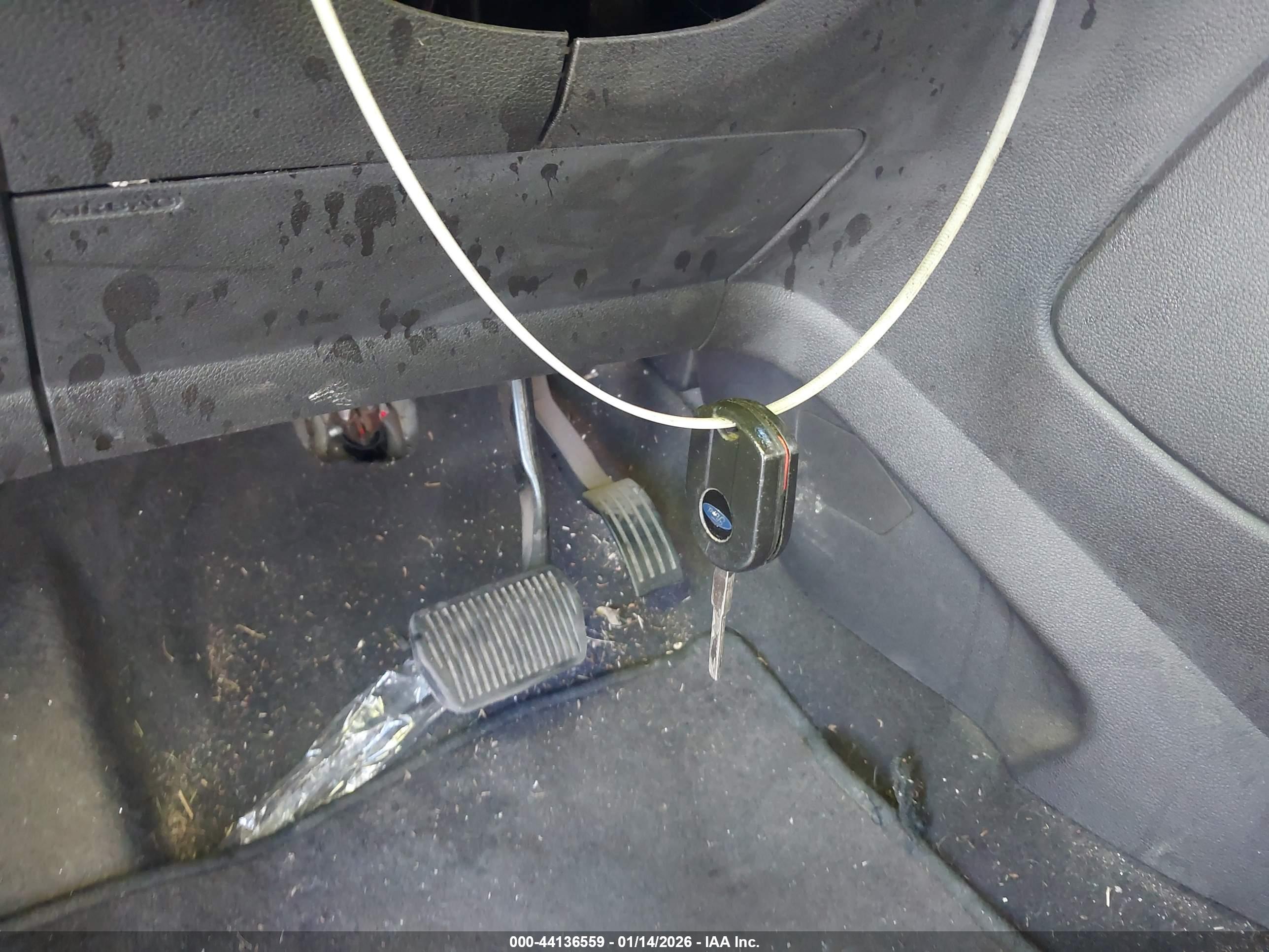 FORD ESCAPE image 11
