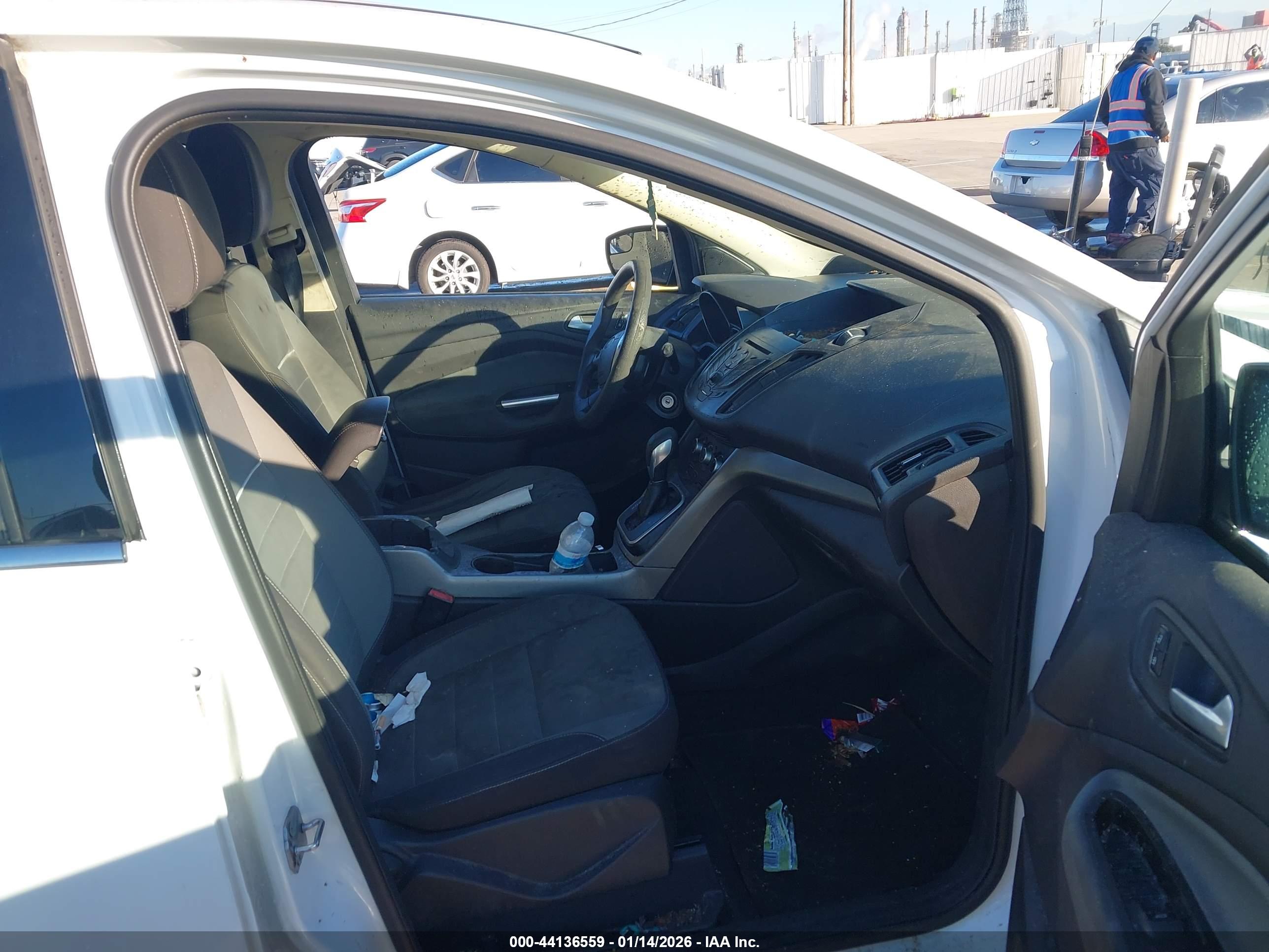 FORD ESCAPE image 5