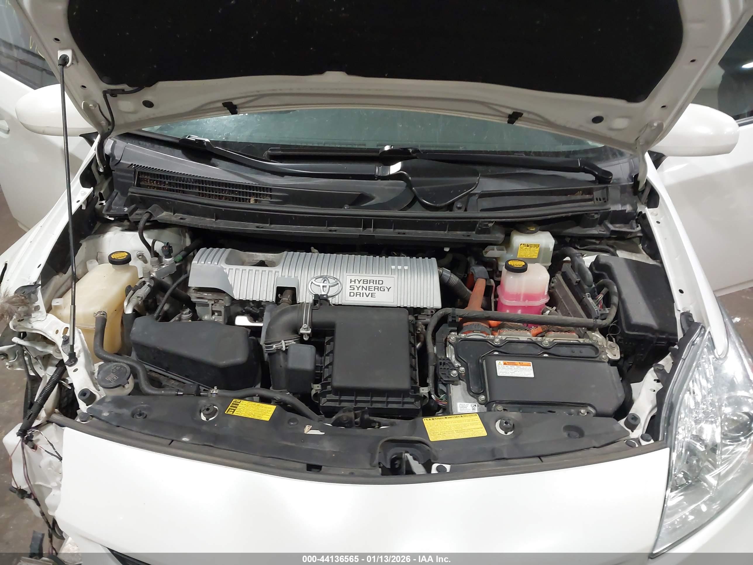 TOYOTA PRIUS image 10