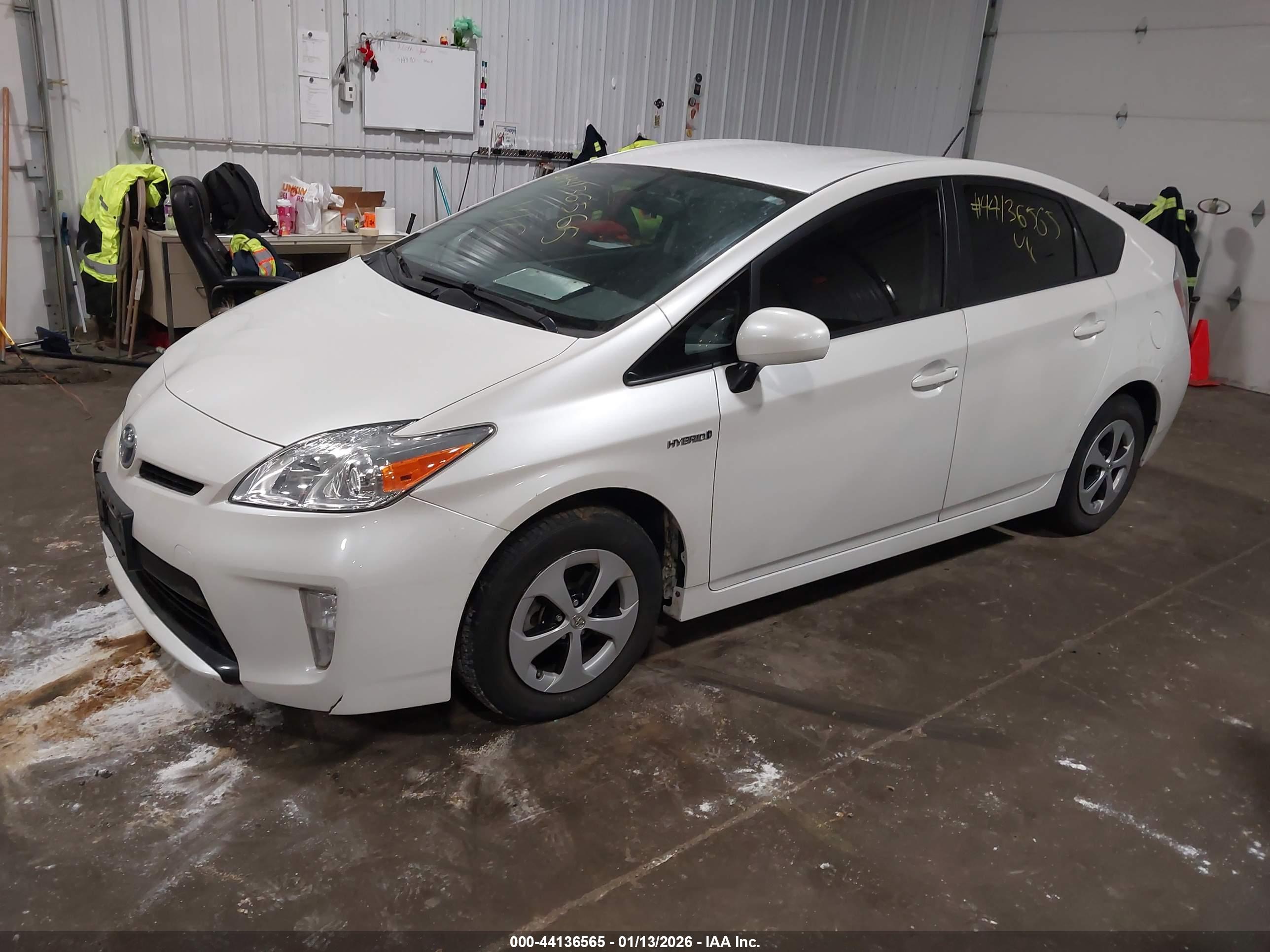 TOYOTA PRIUS image 2