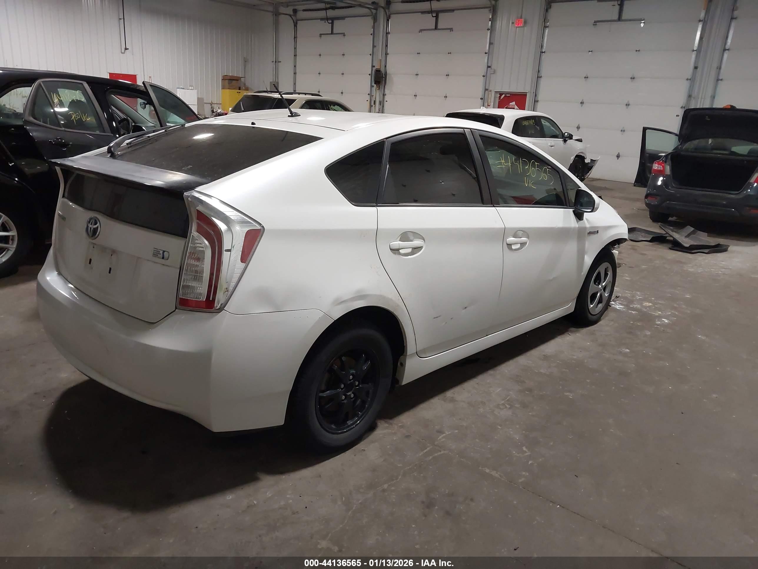 TOYOTA PRIUS image 4
