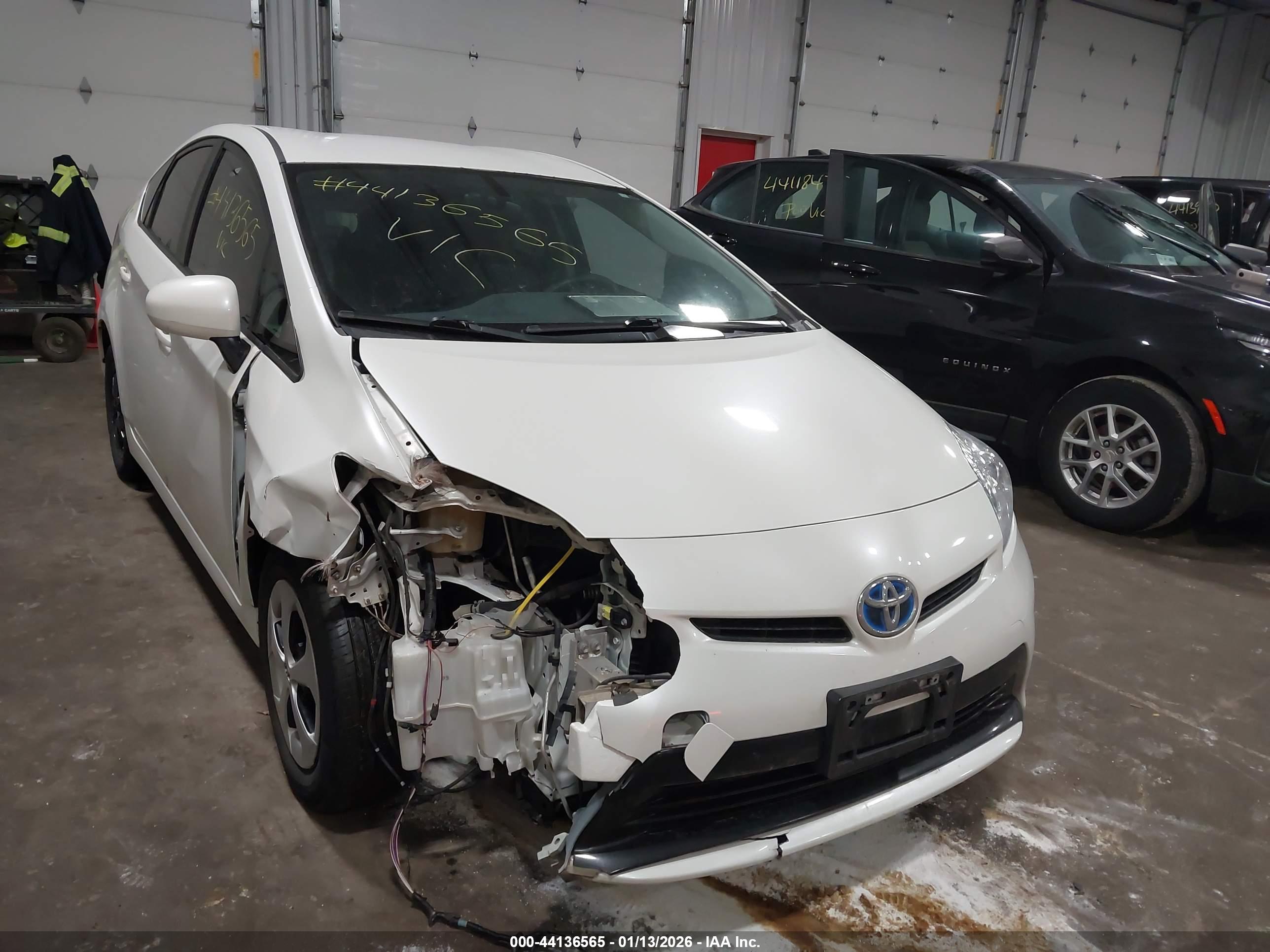 TOYOTA PRIUS image 6