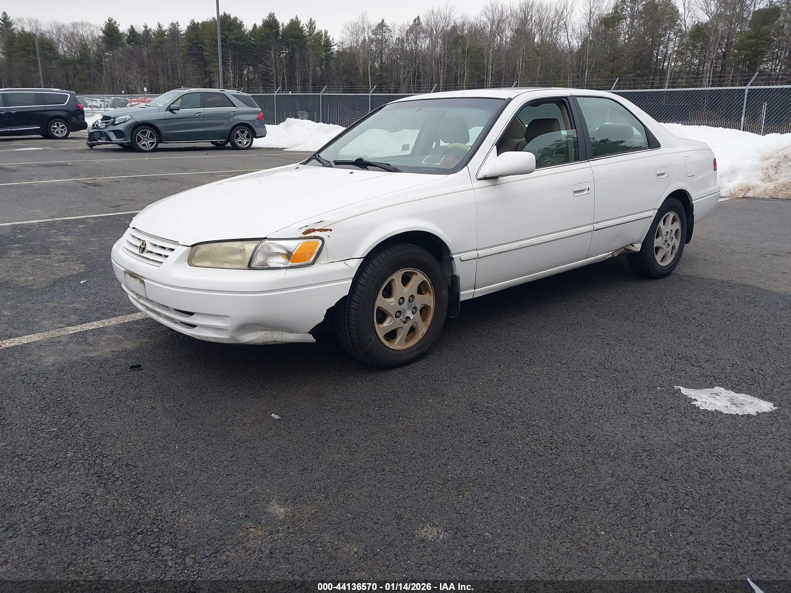 TOYOTA CAMRY image 2