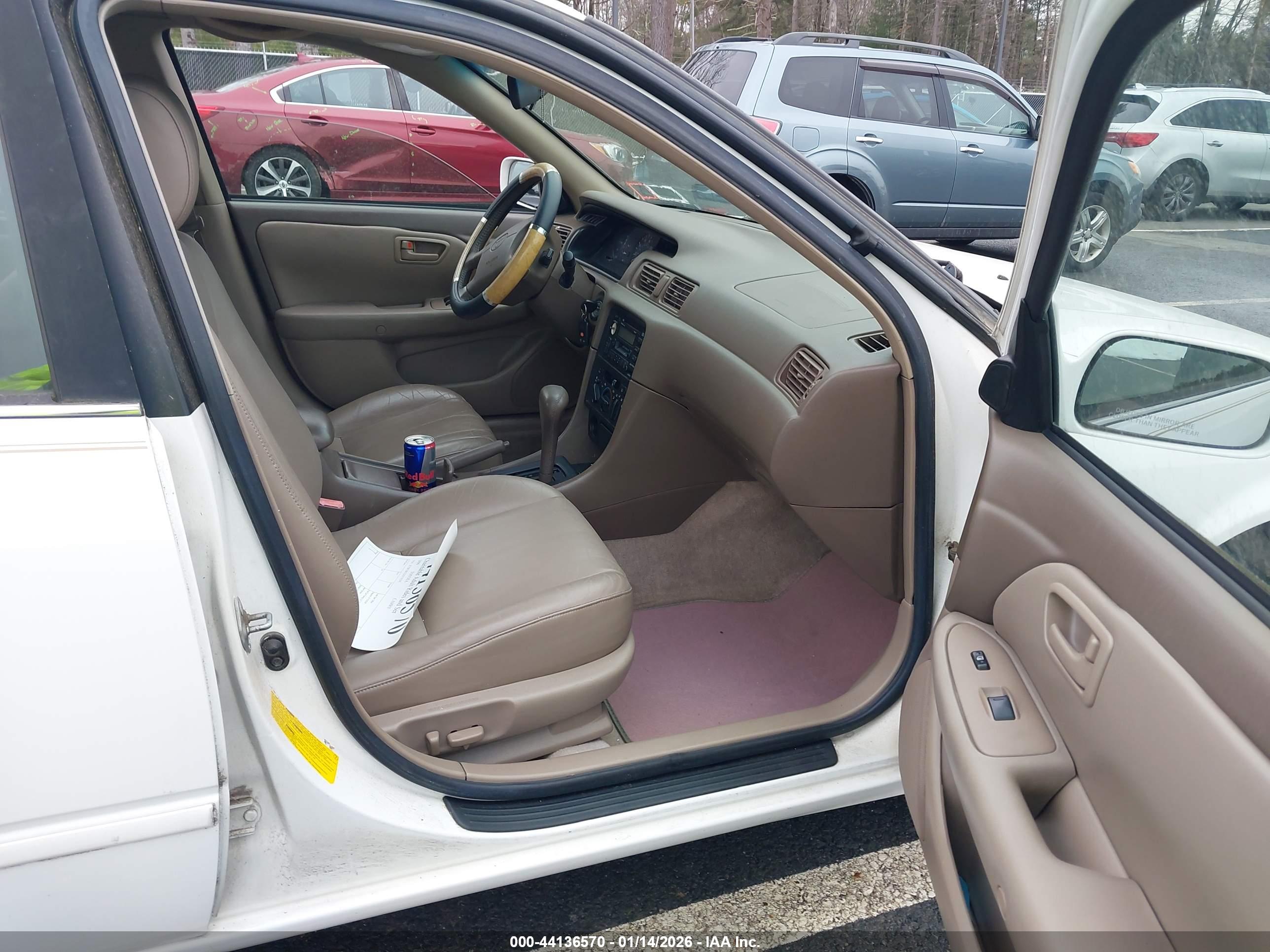 TOYOTA CAMRY image 5