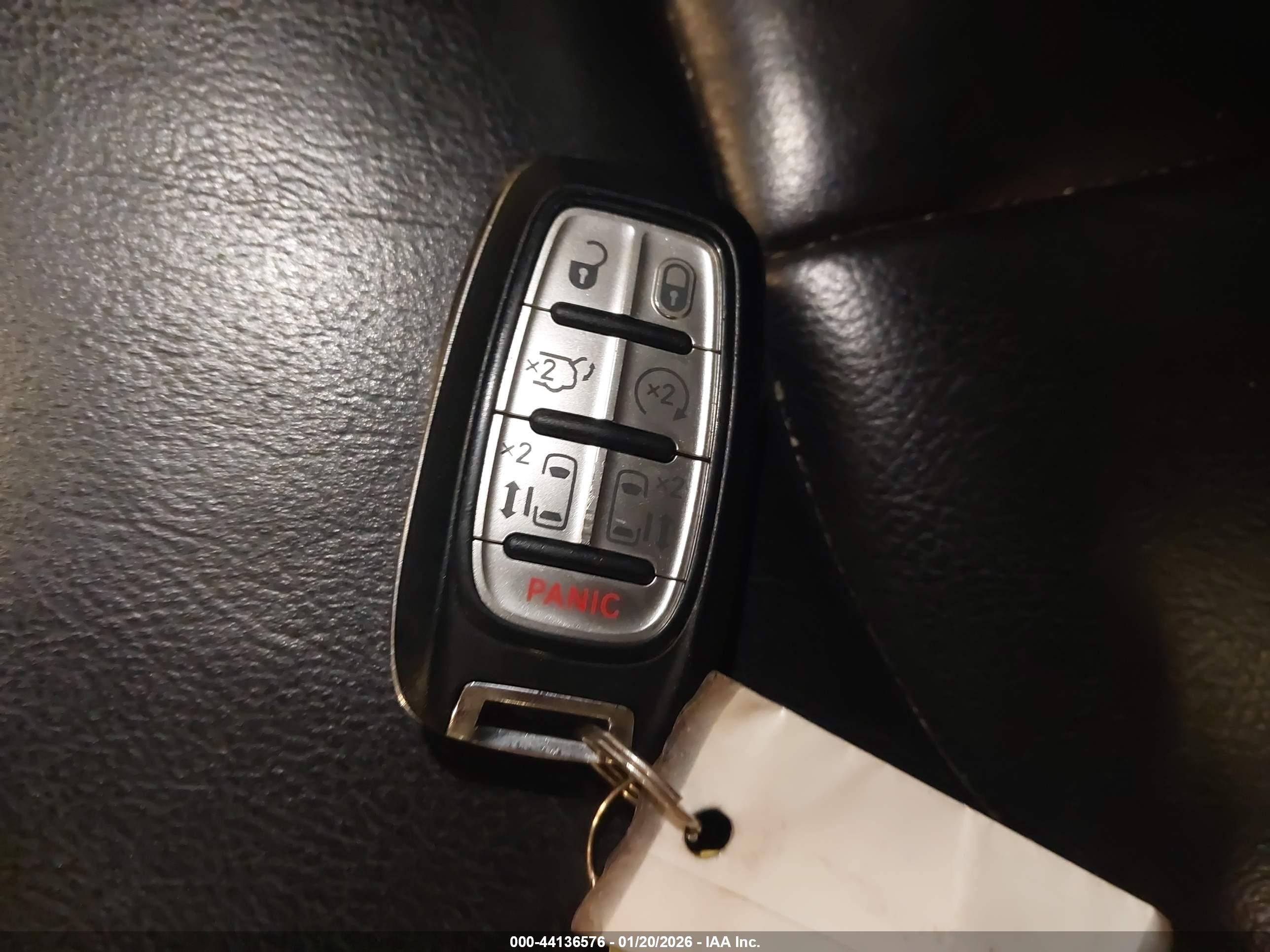 CHRYSLER PACIFICA image 11