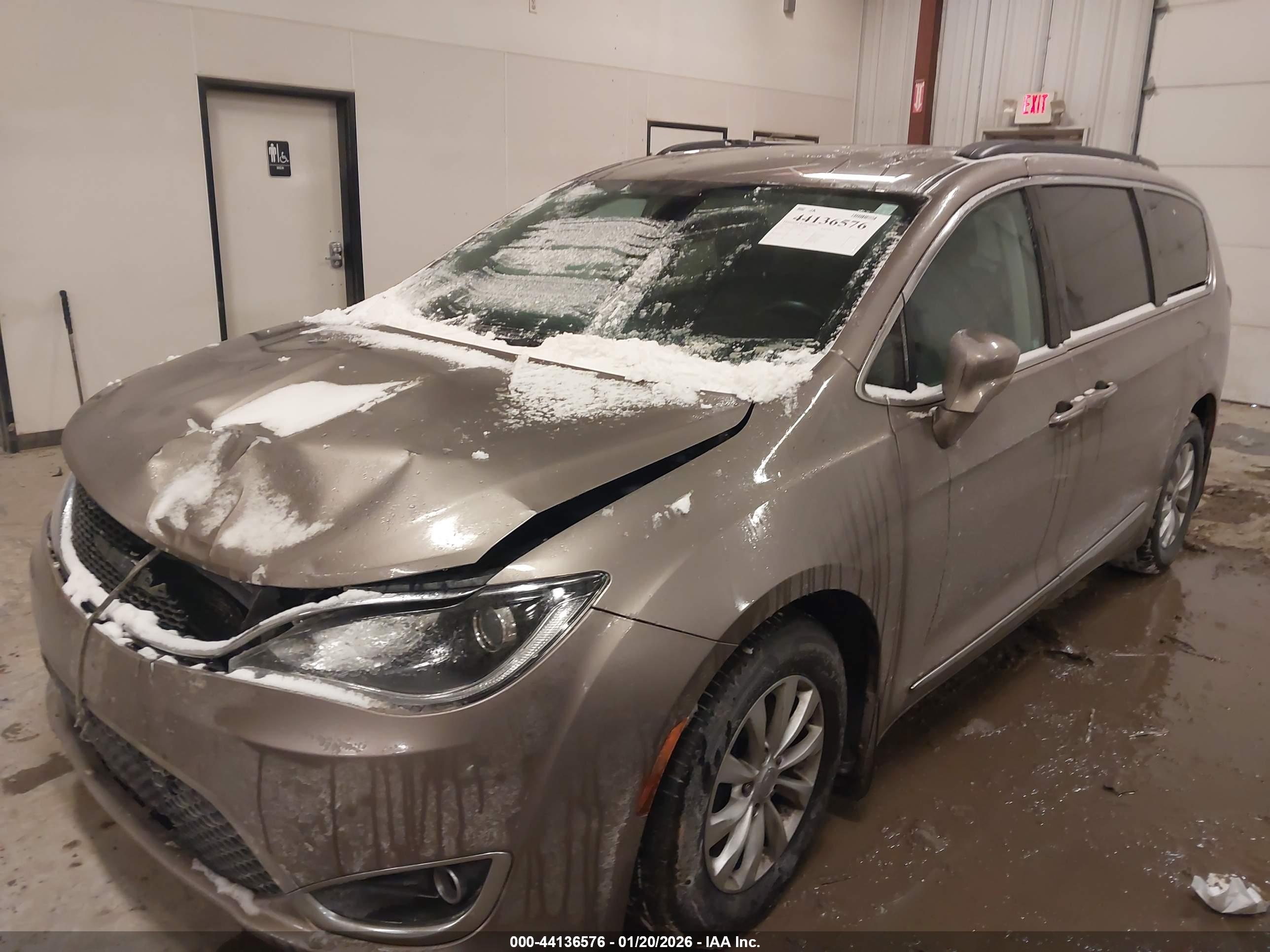 CHRYSLER PACIFICA image 2