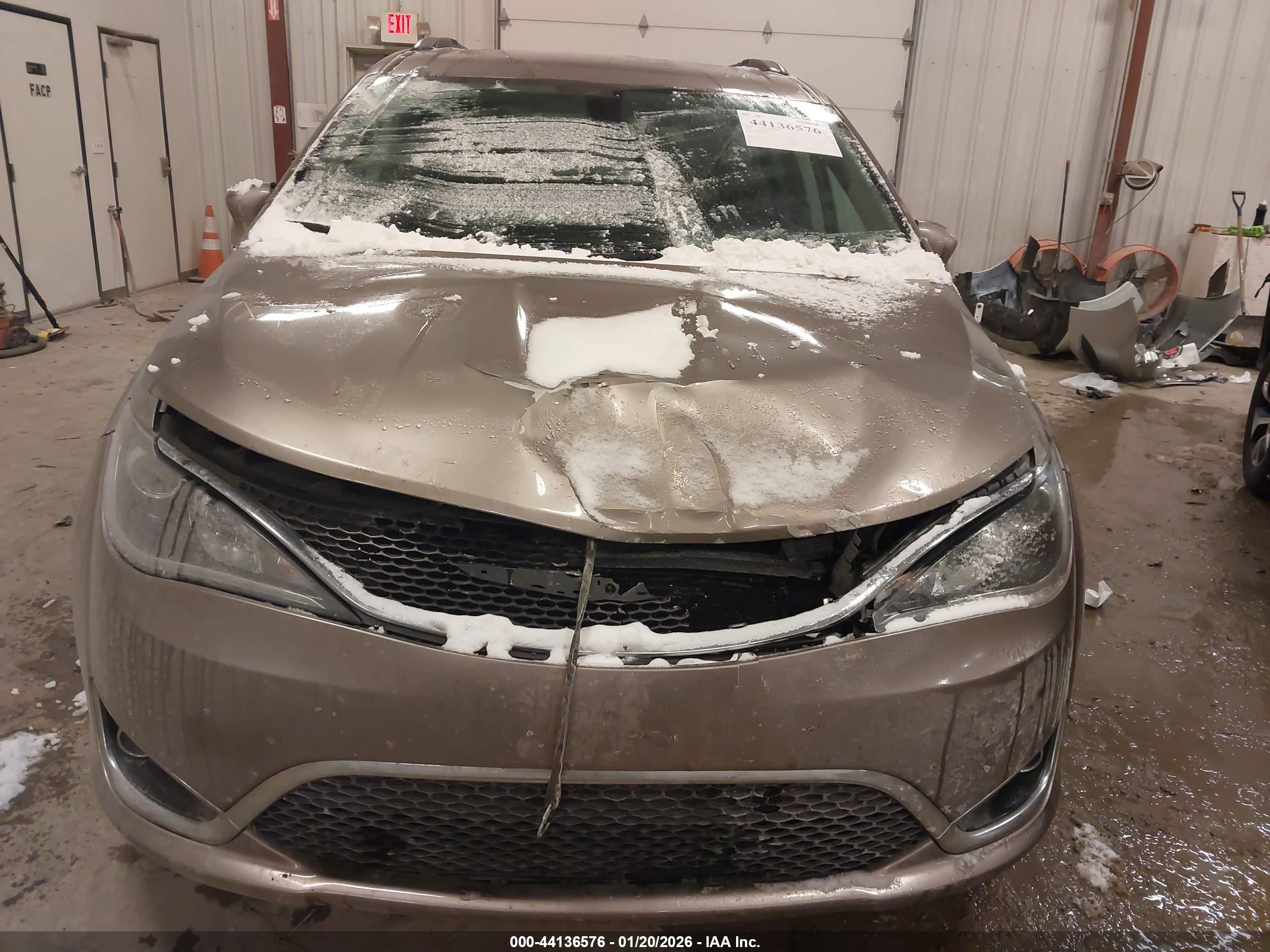 CHRYSLER PACIFICA image 6