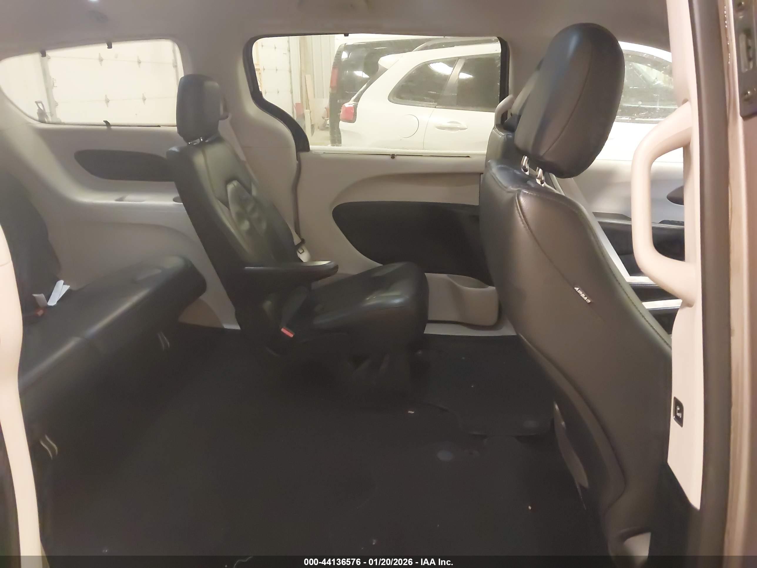 CHRYSLER PACIFICA image 8