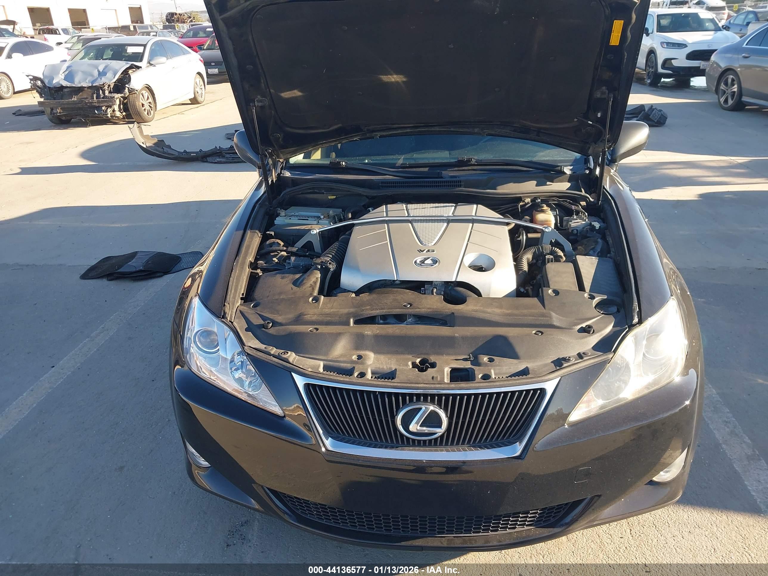 LEXUS IS image 10