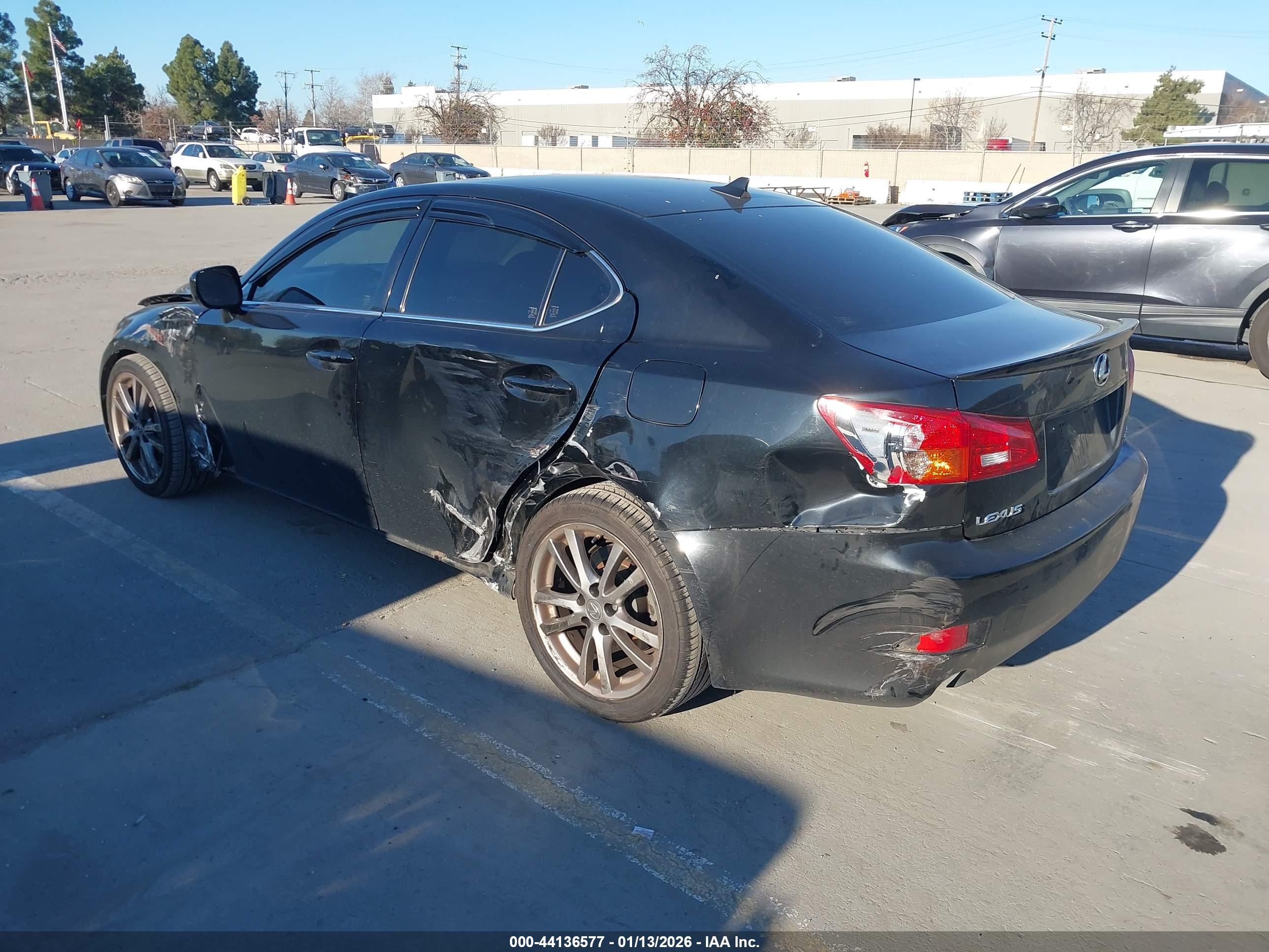 LEXUS IS image 3