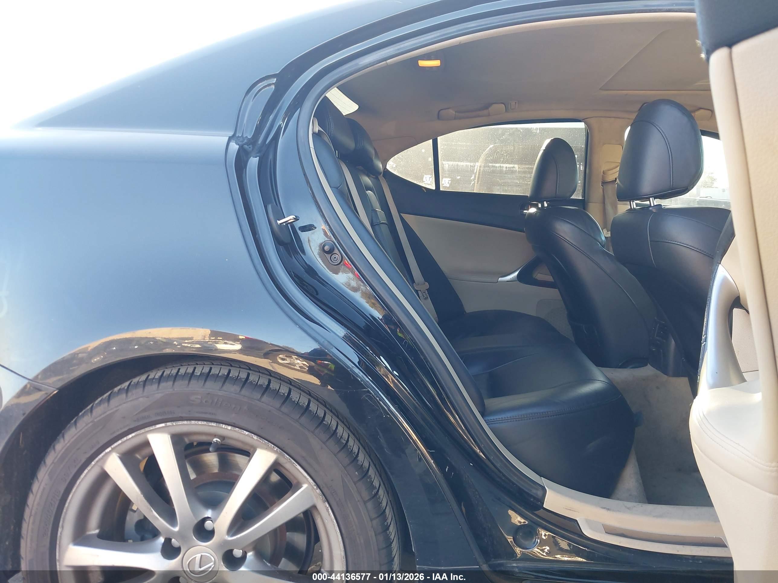LEXUS IS image 8