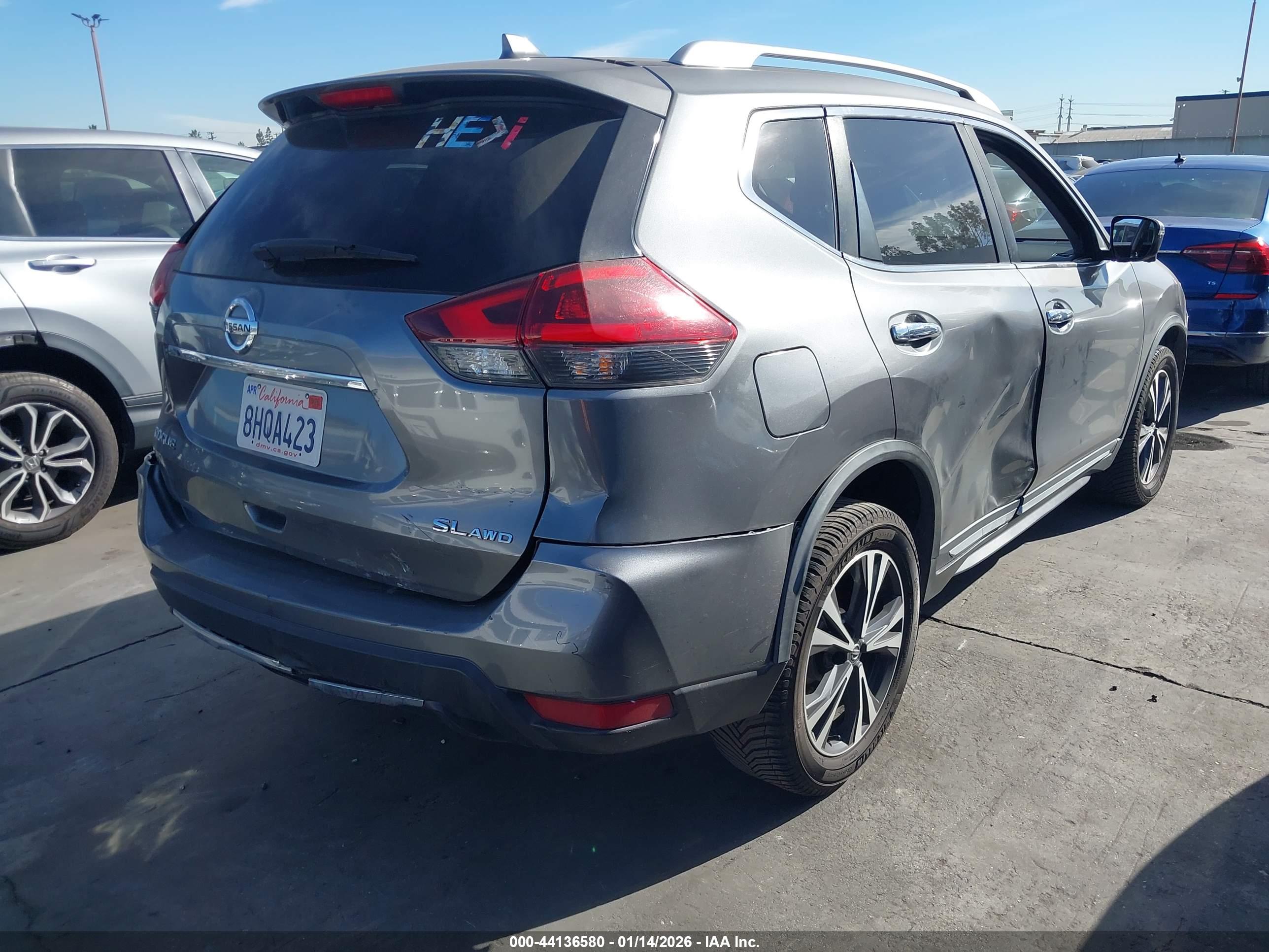 NISSAN ROGUE image 4