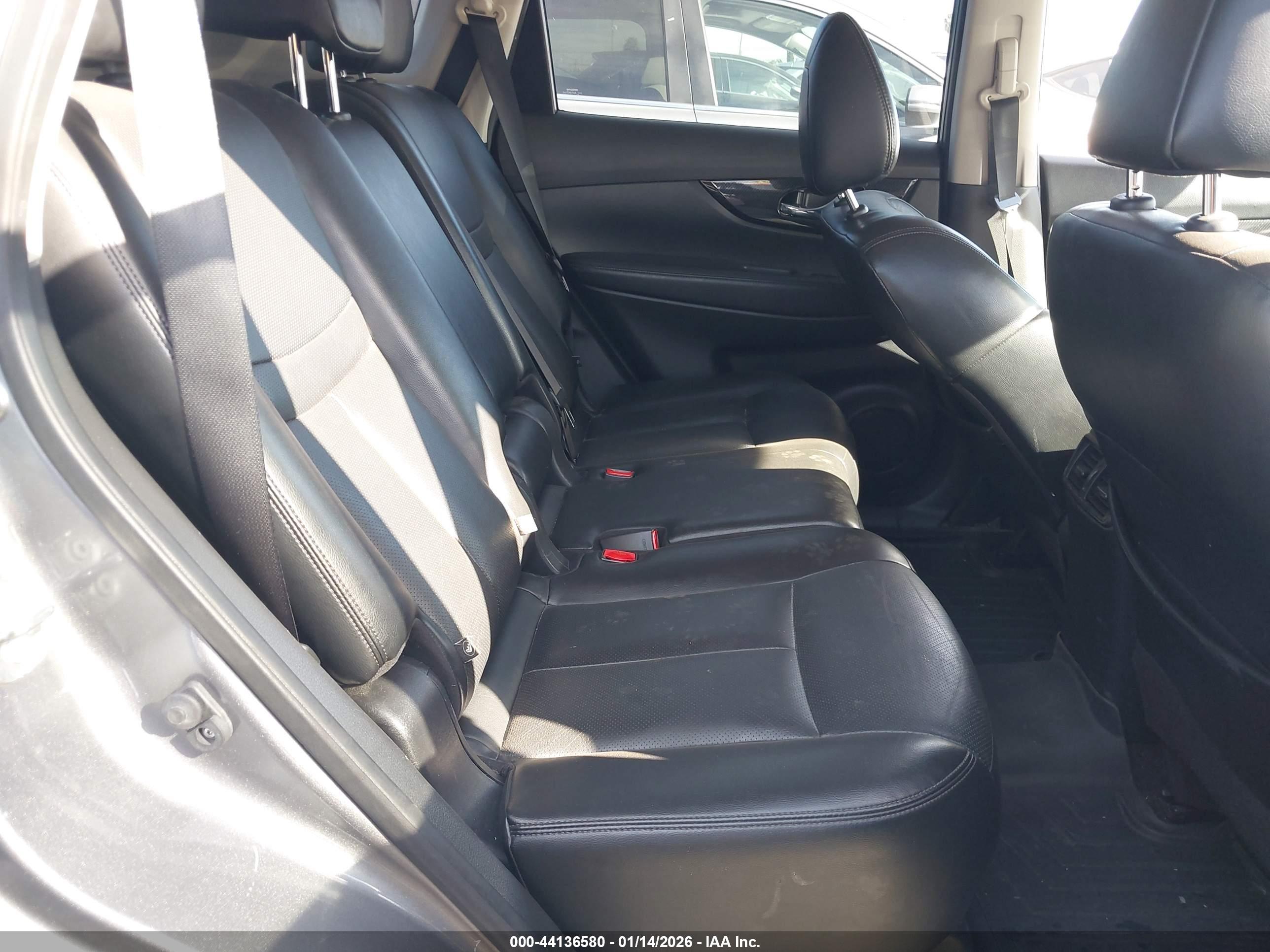 NISSAN ROGUE image 8