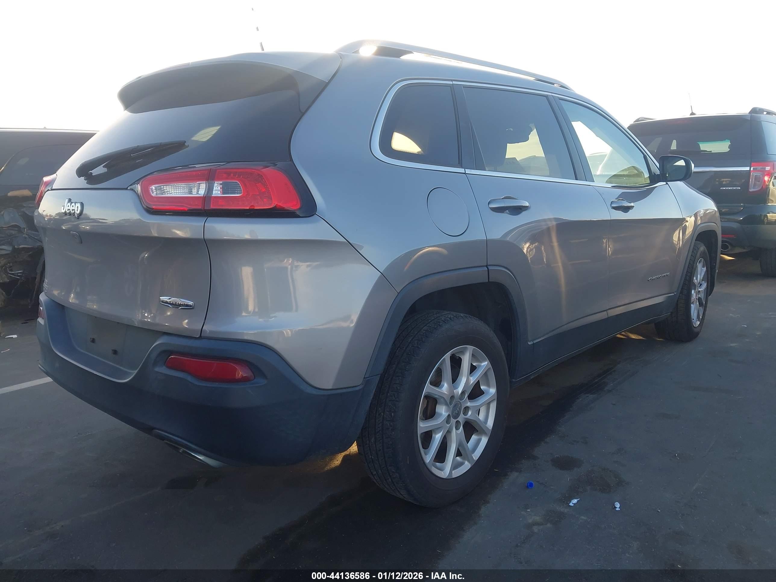 JEEP CHEROKEE image 4