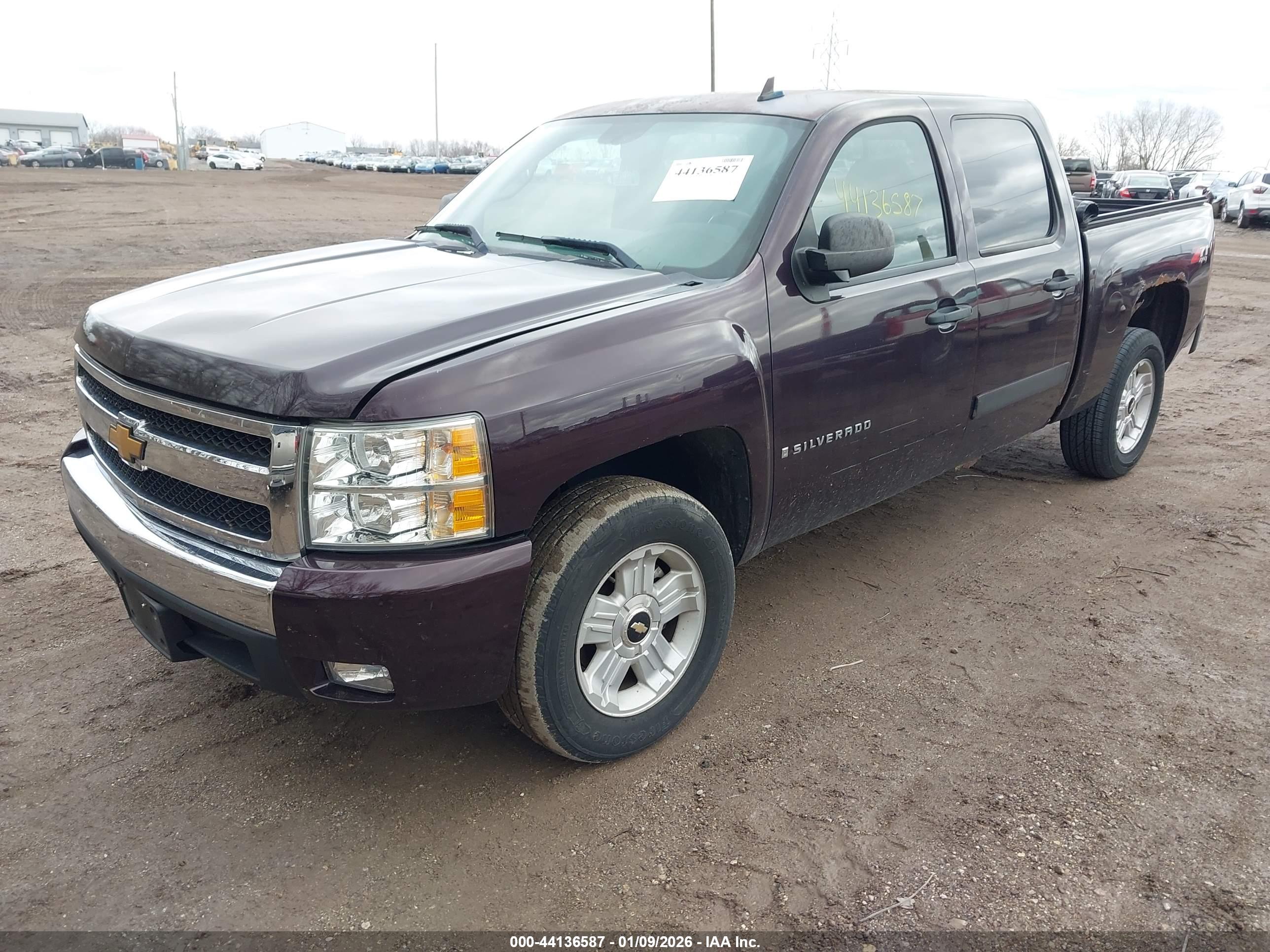 CHEVROLET SILVERADO image 2