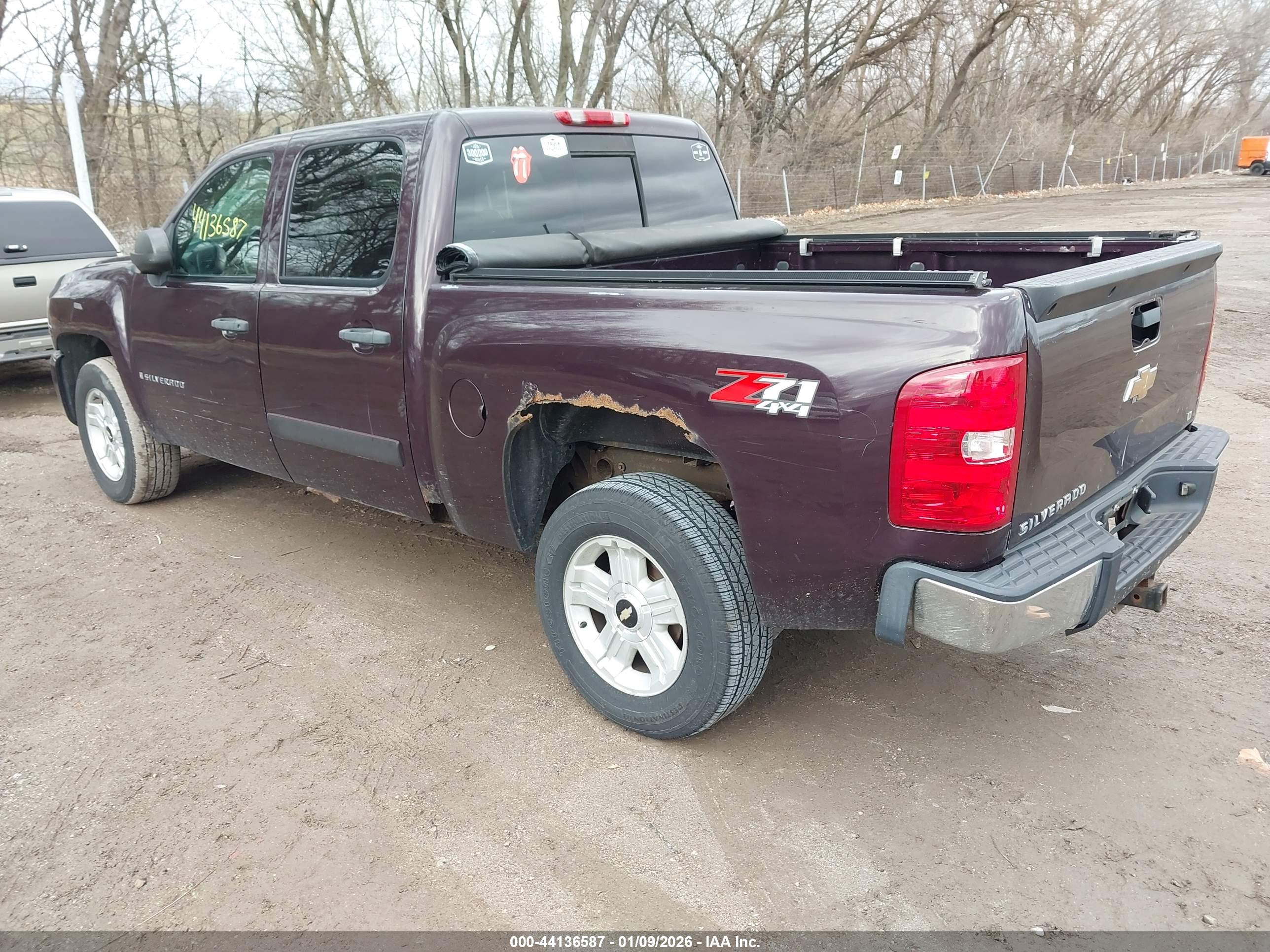 CHEVROLET SILVERADO image 3