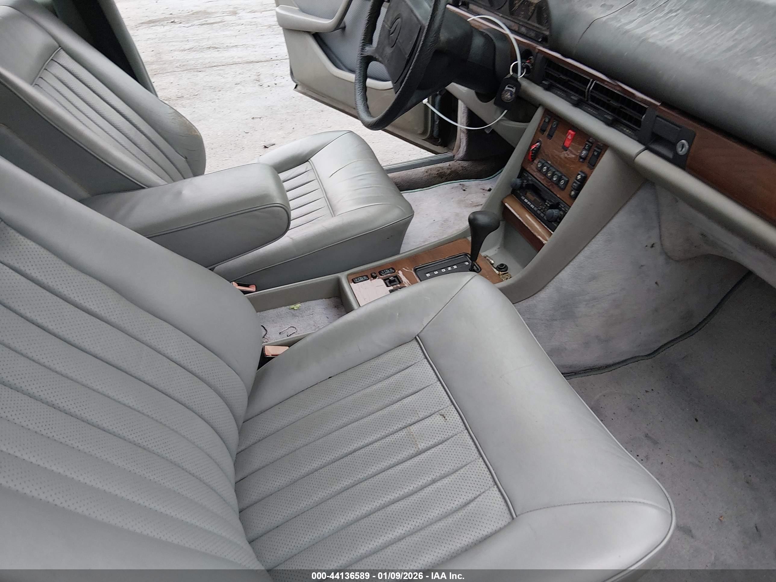 MERCEDES-BENZ 300 image 5