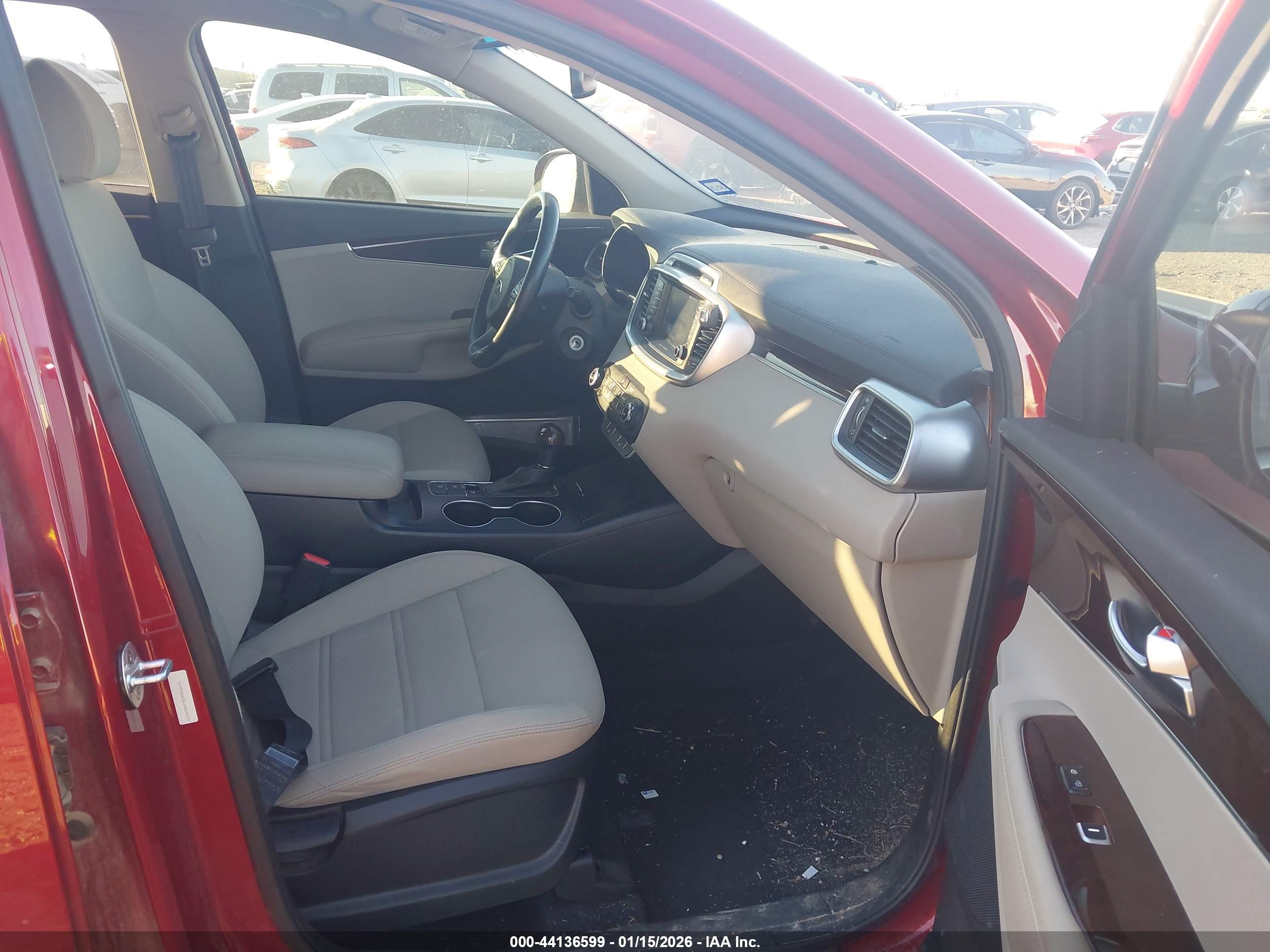 KIA SORENTO image 5