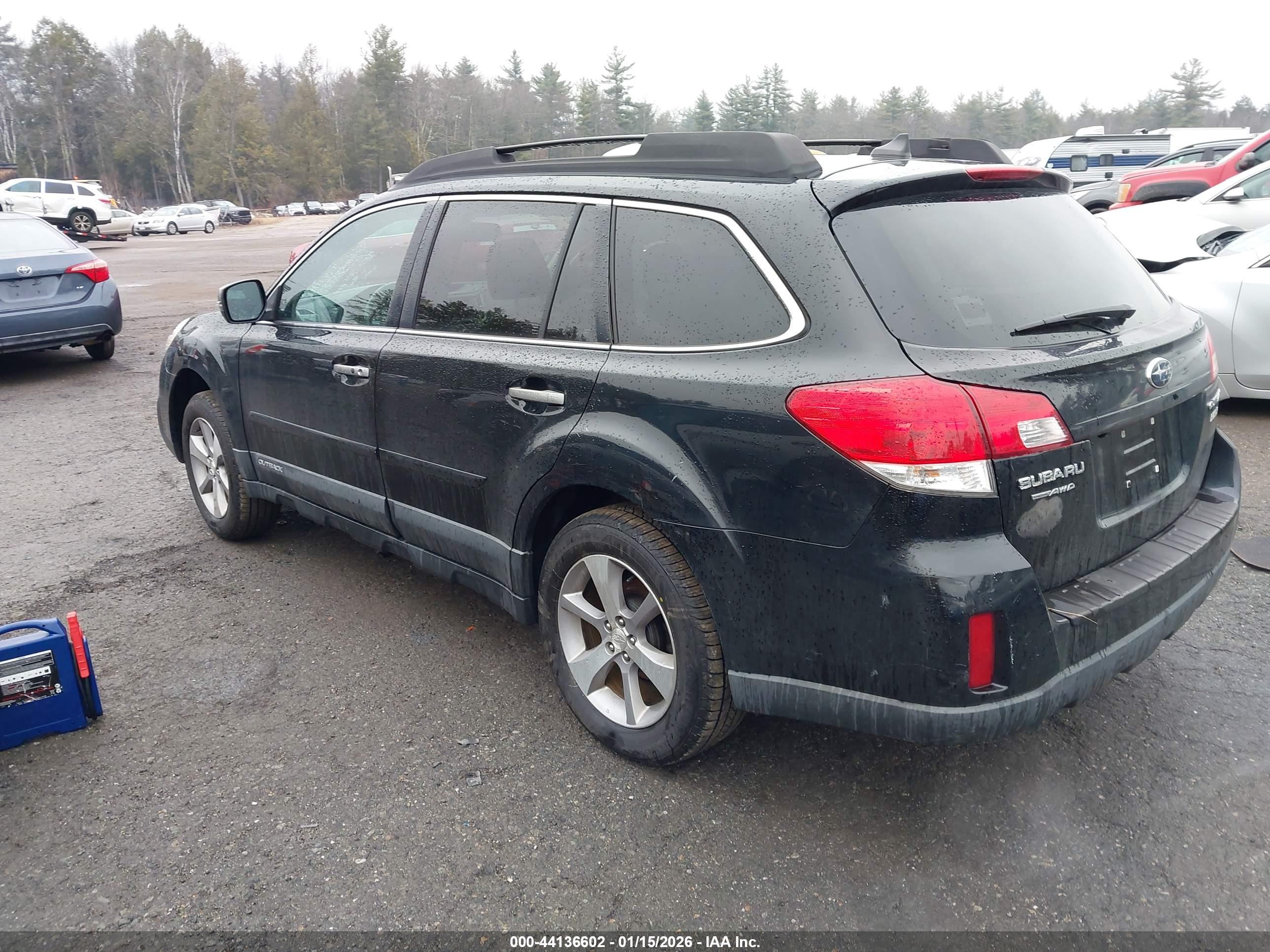 SUBARU OUTBACK image 3