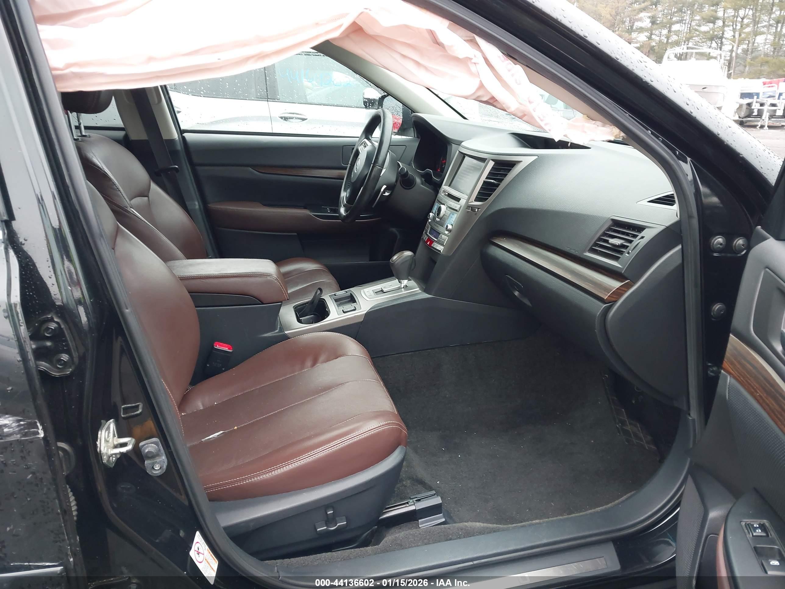 SUBARU OUTBACK image 5