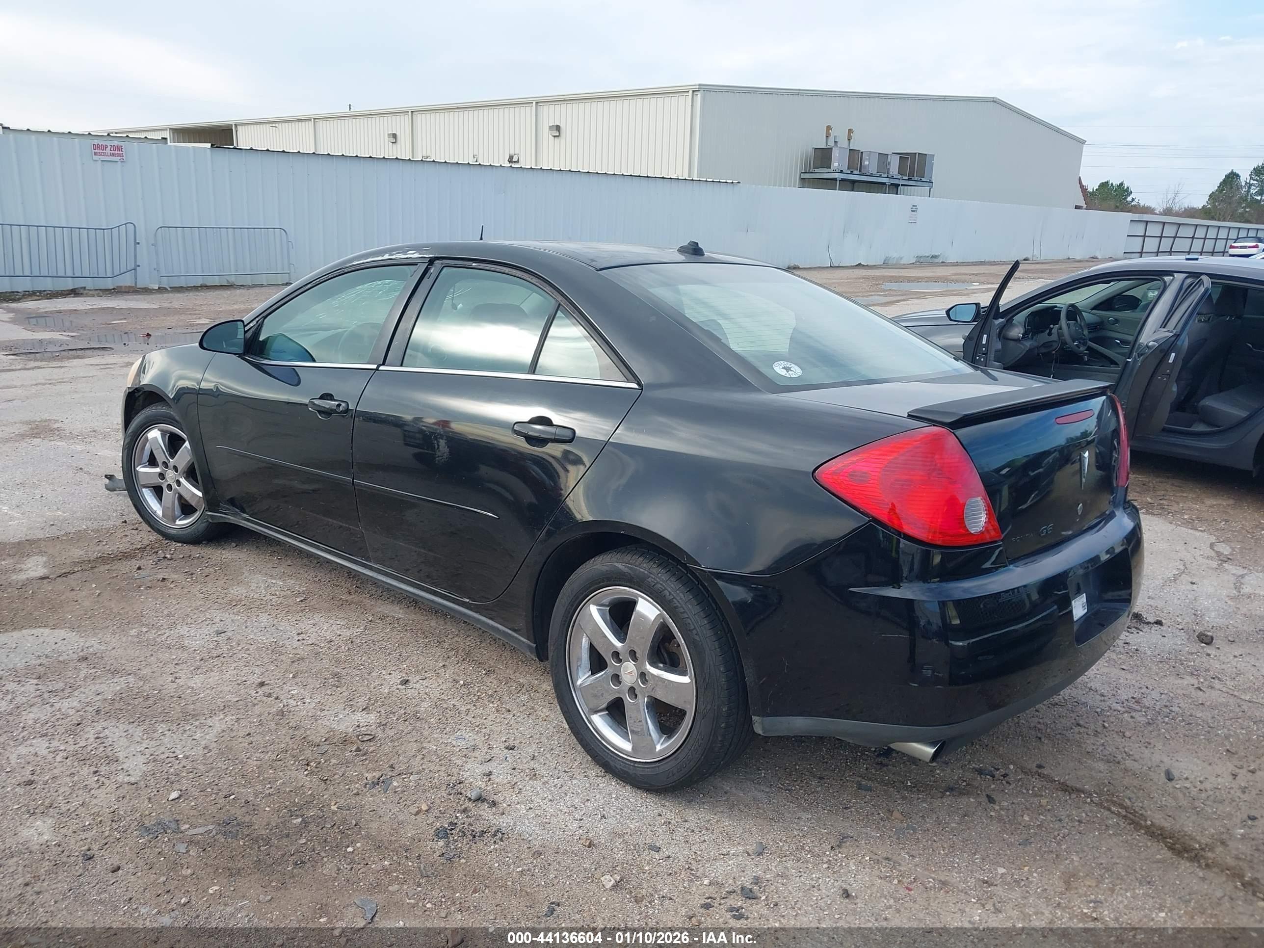 PONTIAC G6 image 3