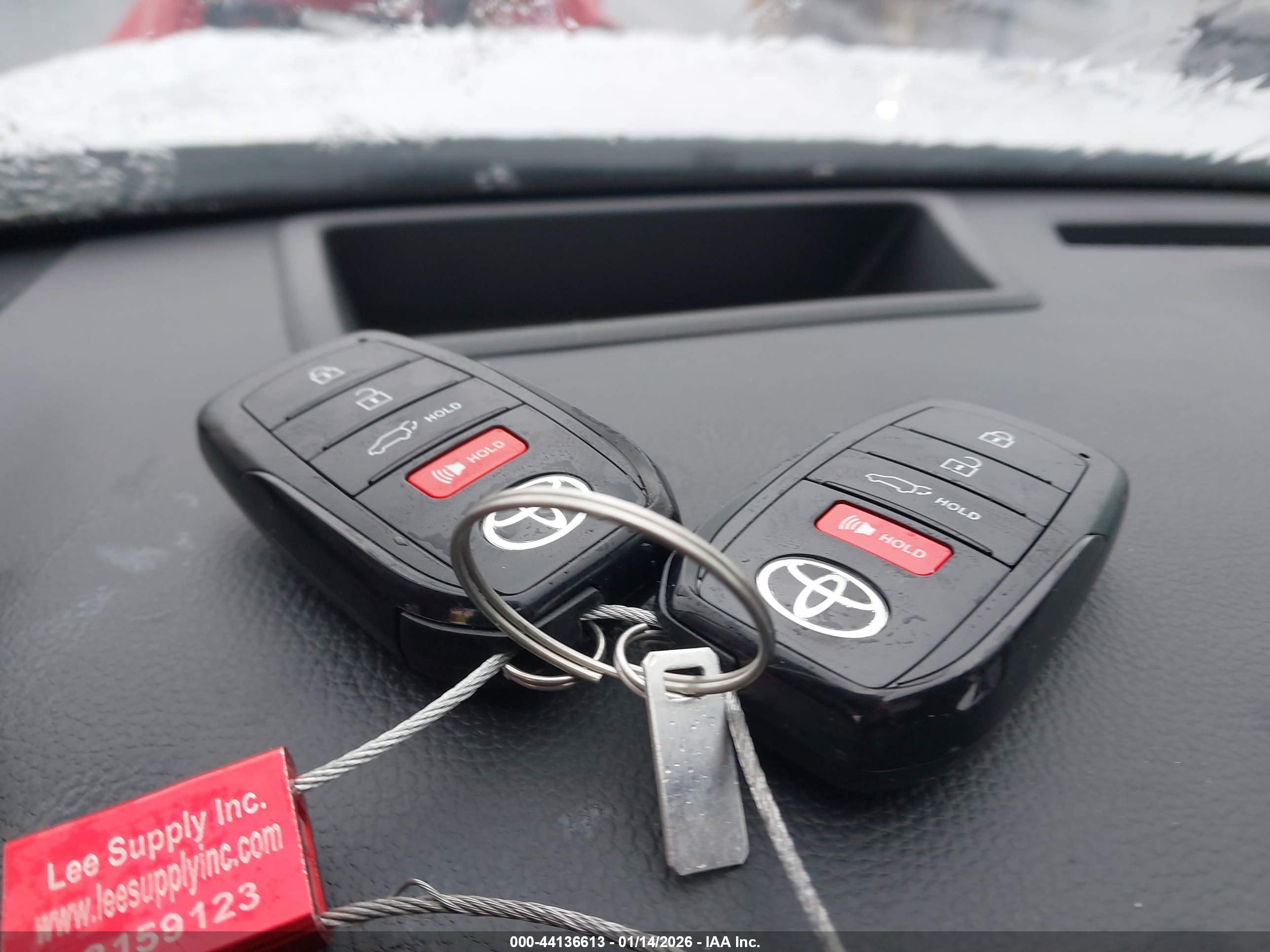 TOYOTA GRAND image 11
